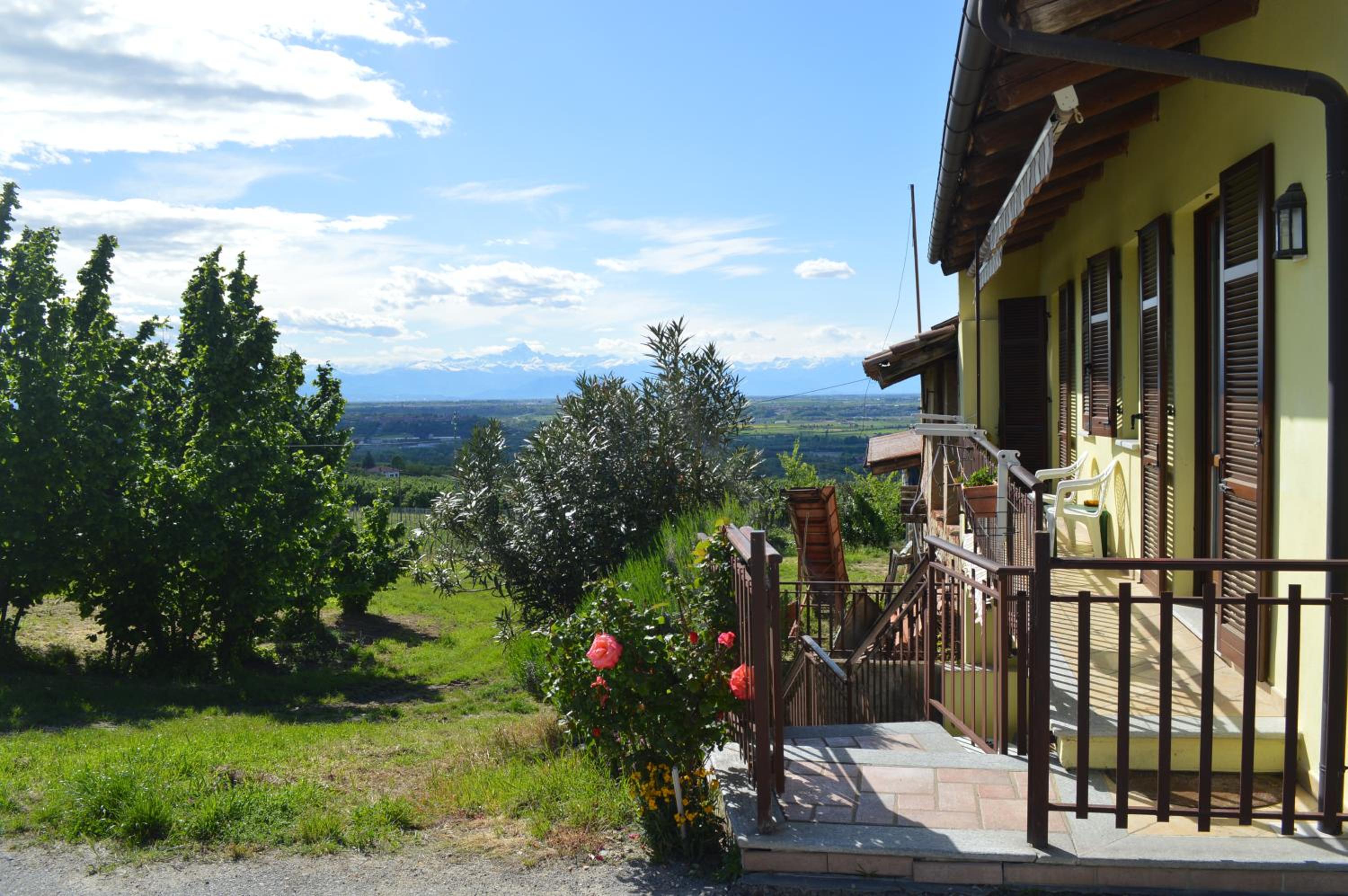 Tra... Monti E Vigne view 2