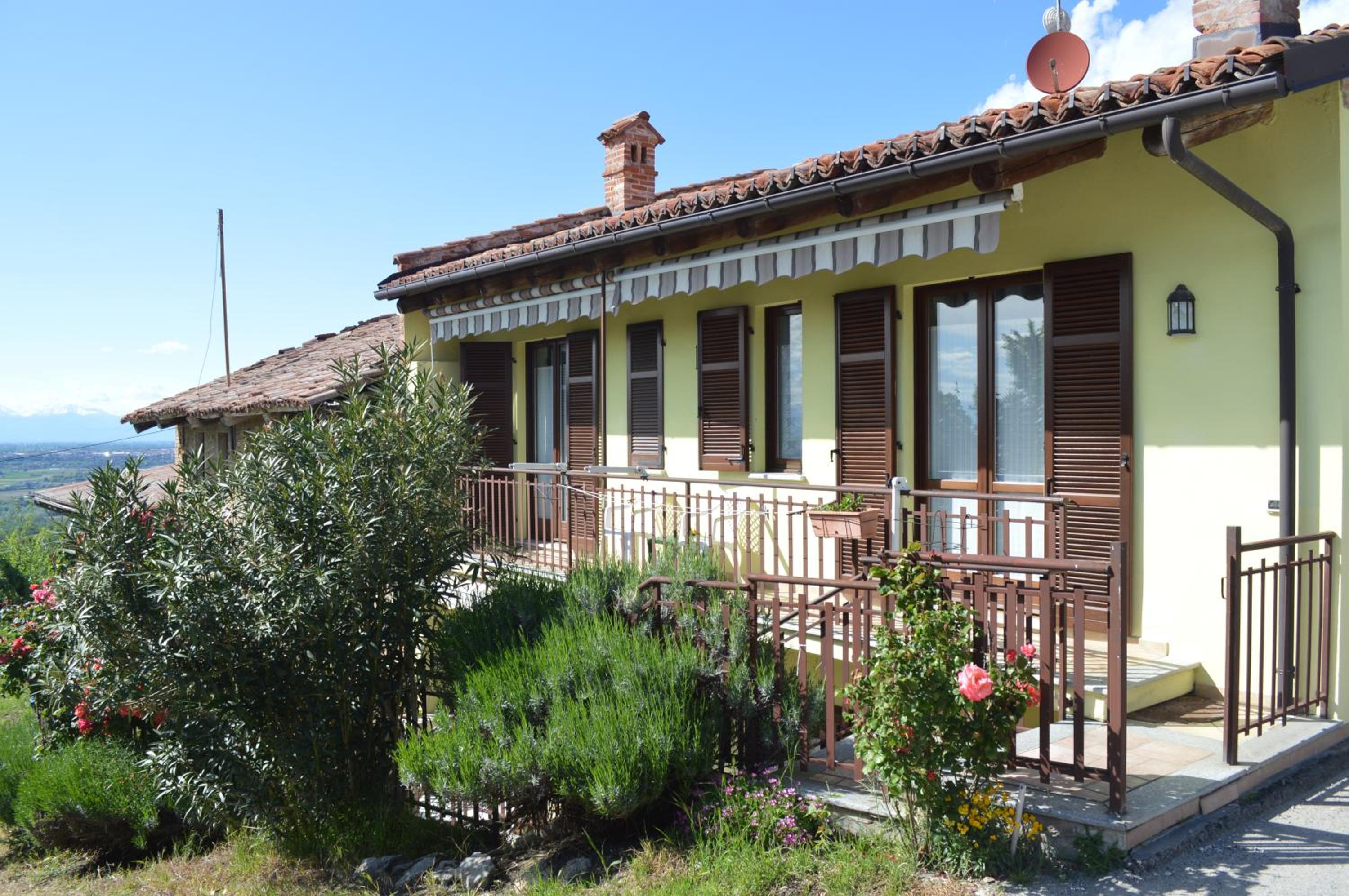 Tra... Monti E Vigne view 3