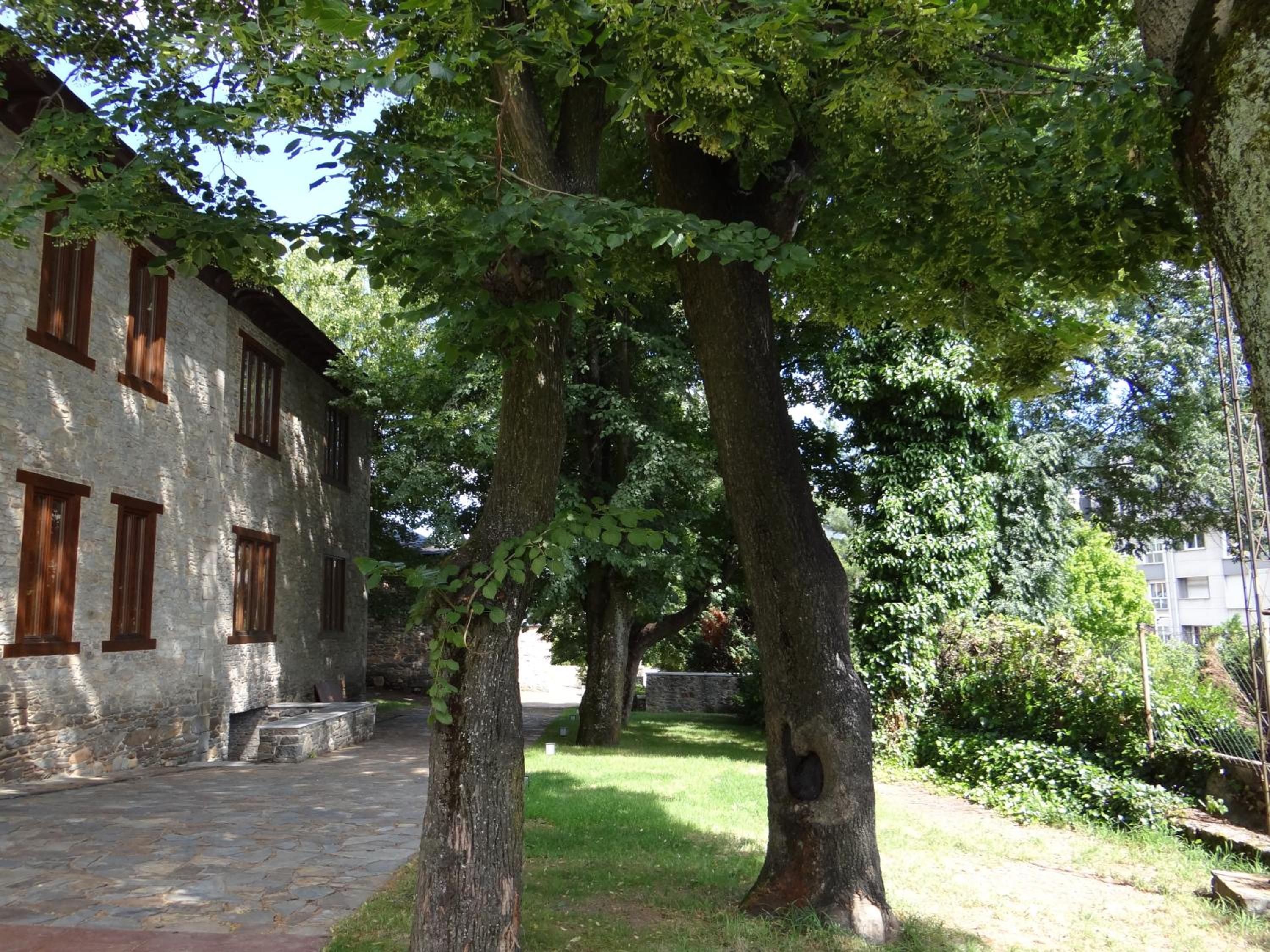 Albergue Francisco Giner De Los Rios view 2