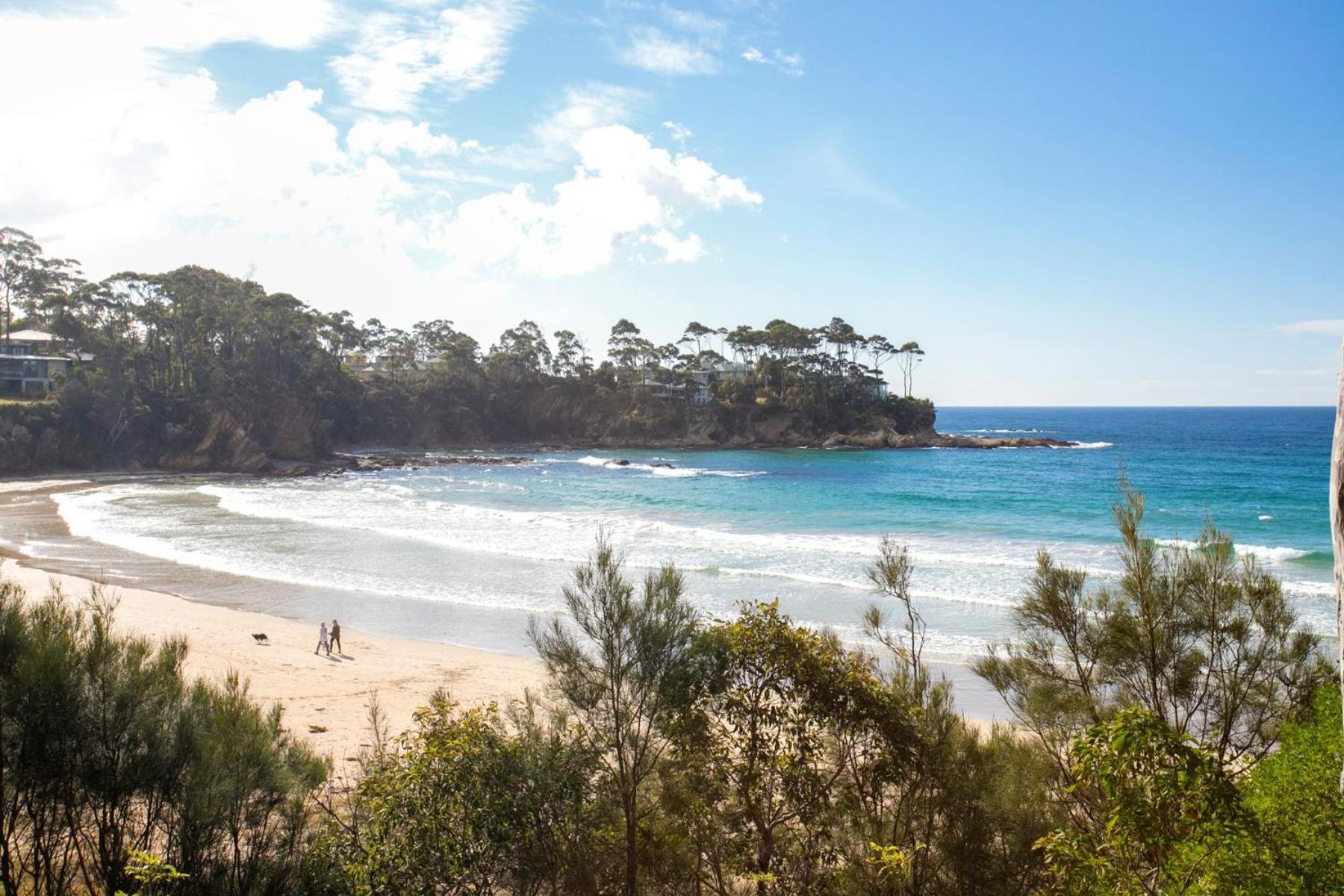Denhams Beach side holiday apartment
