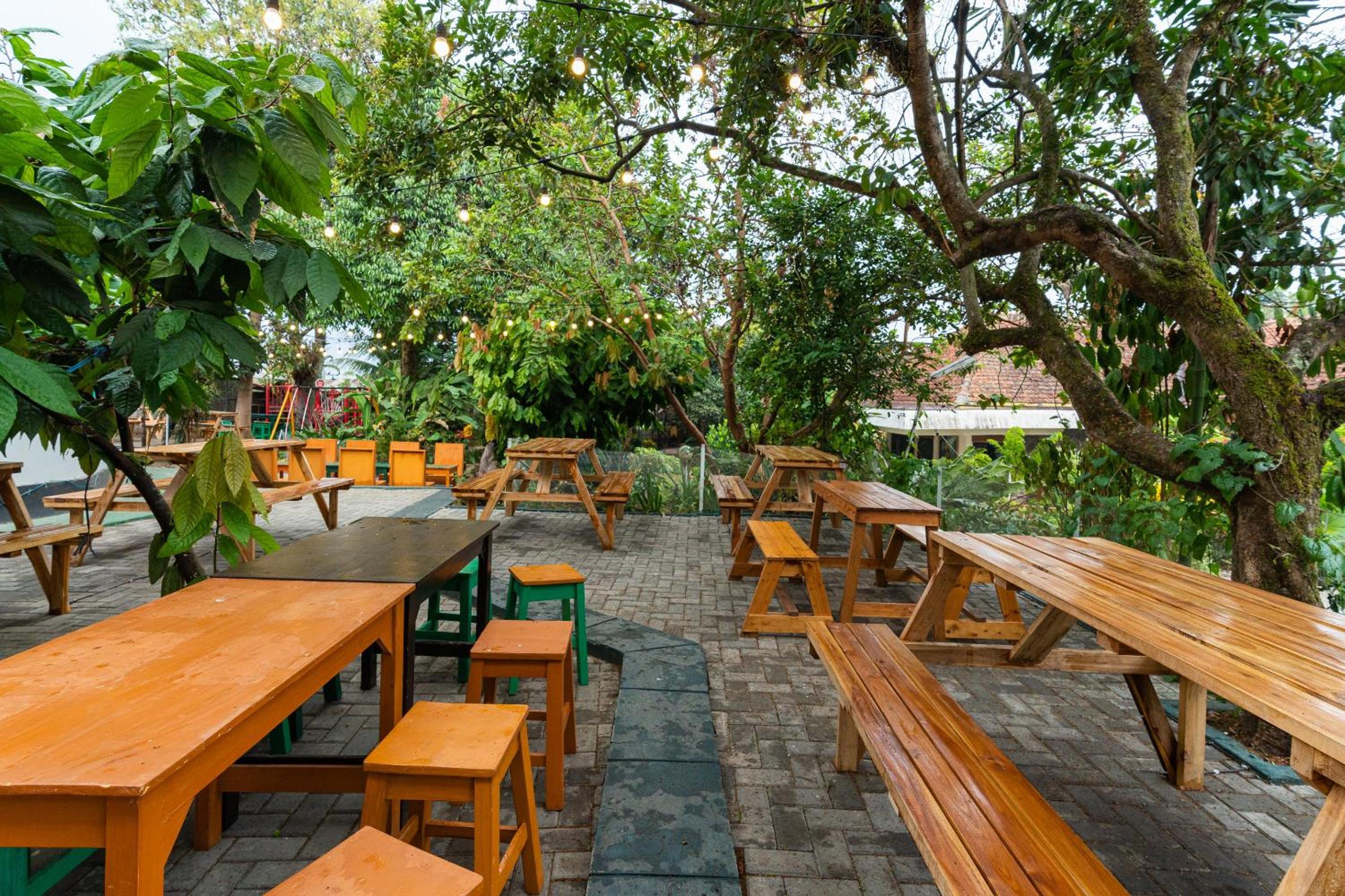RedDoorz Hostel @ Dago 2 view 3