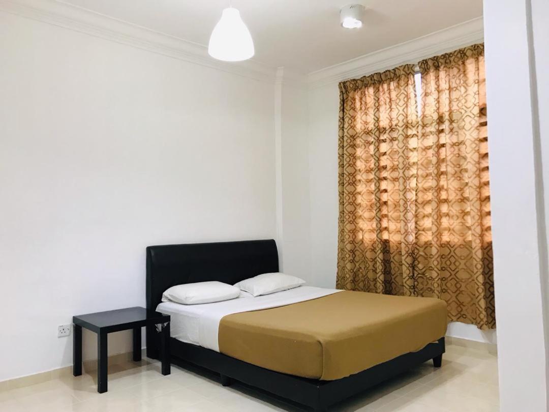 3 Rooms Apt @ Crown Imperial Court photo 7