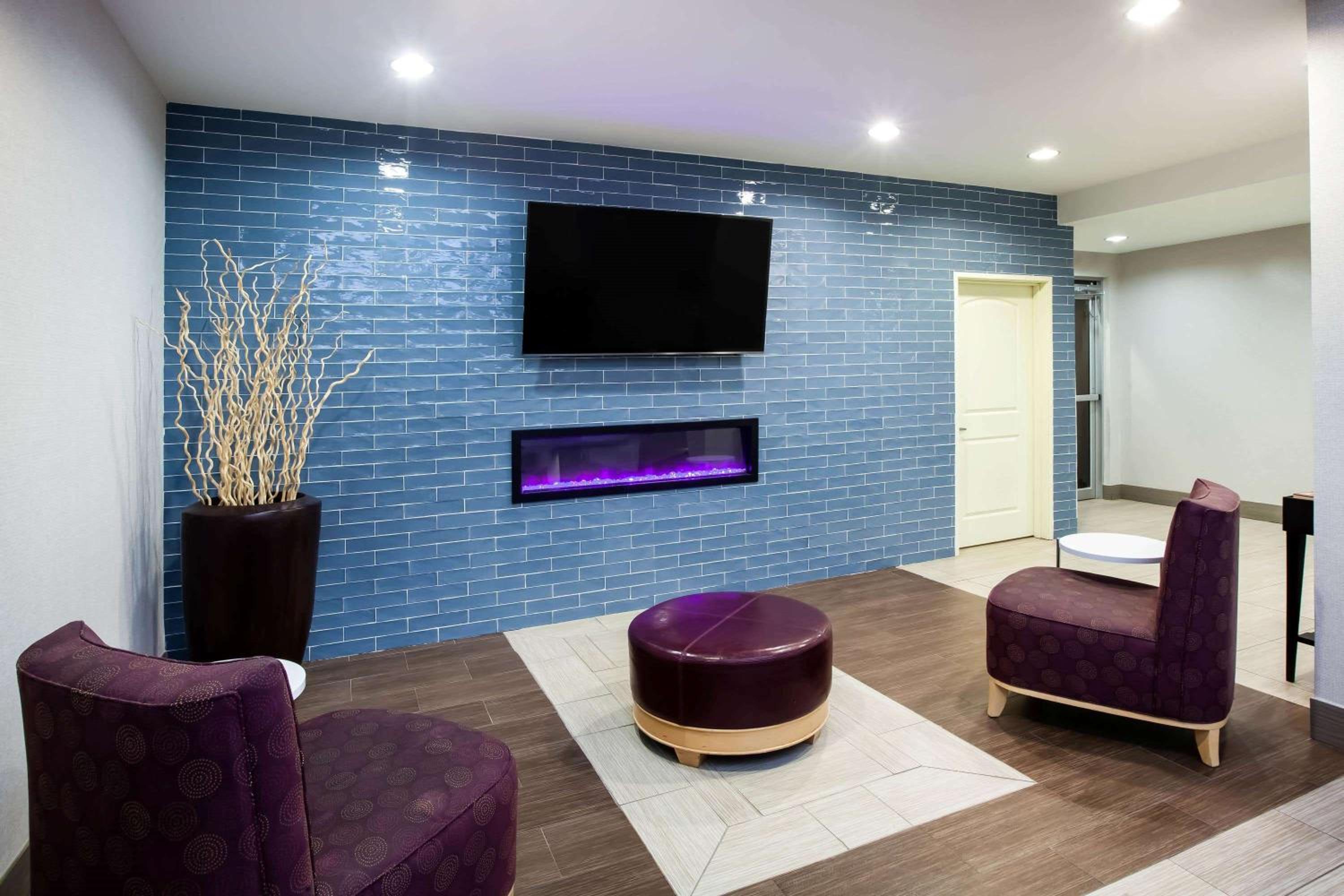 La Quinta by Wyndham Odessa North view 4