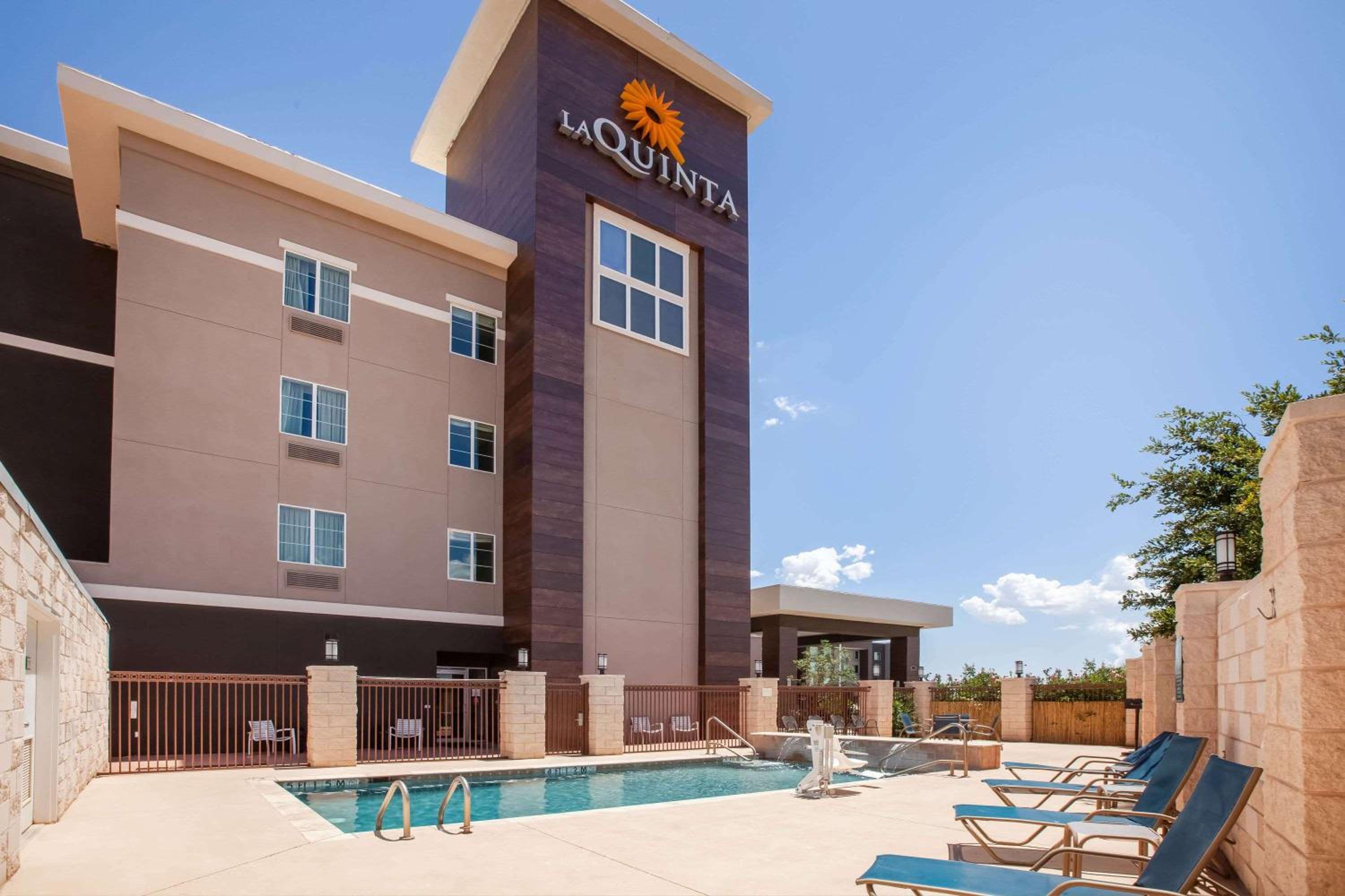 La Quinta by Wyndham Odessa North view 5