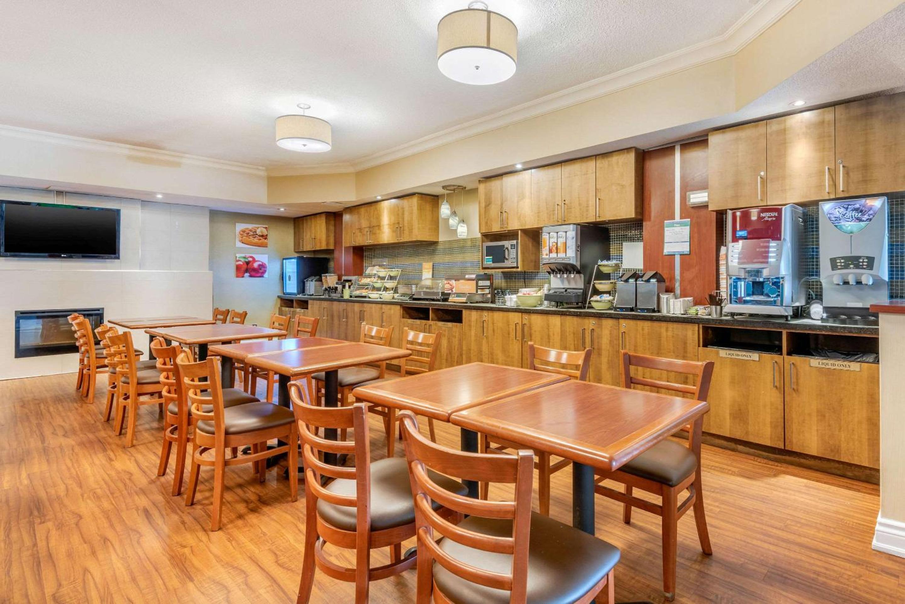 Quality Inn  Suites - Property Image 11