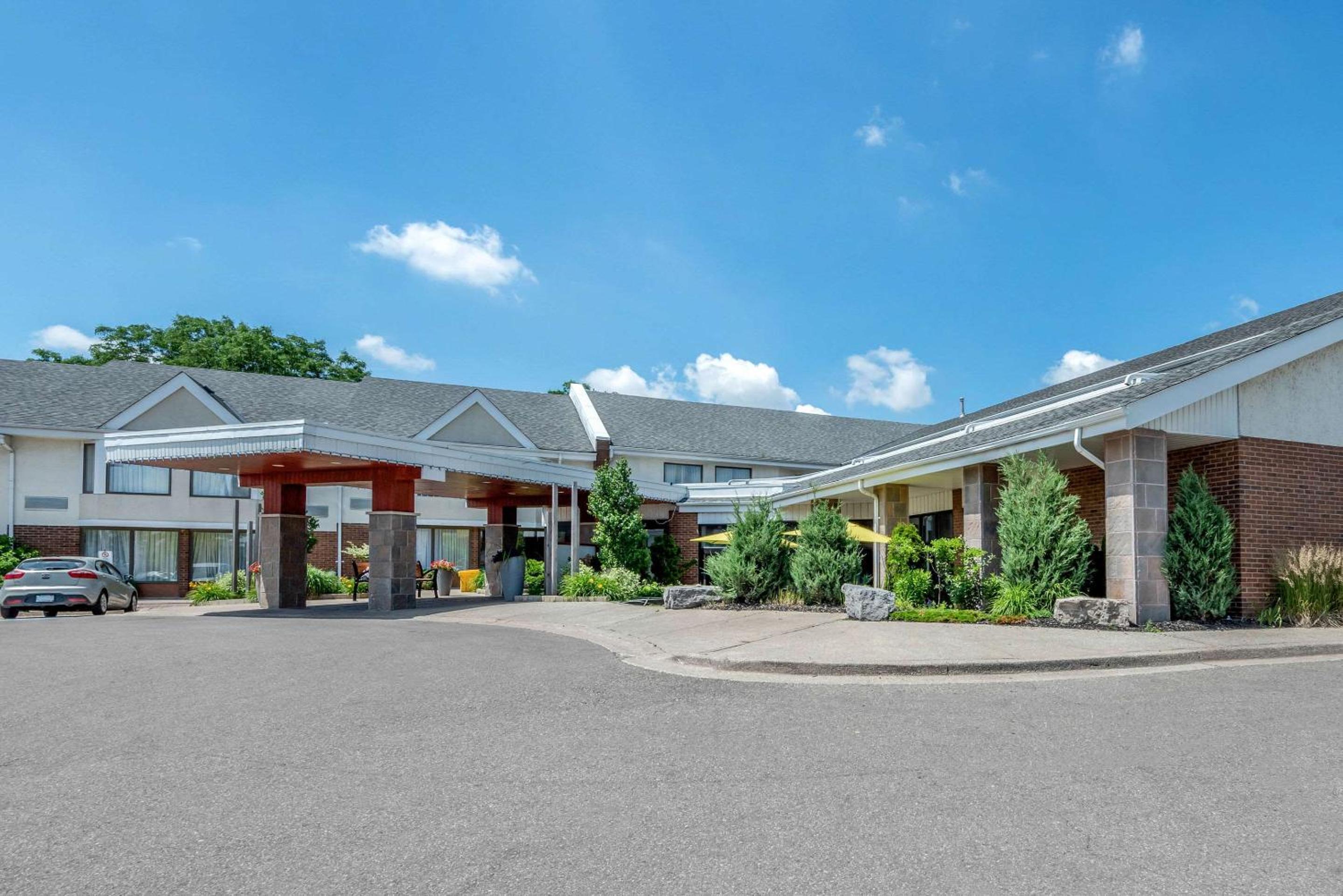 Toronto Vacations - Quality Inn  Suites - Property Image 1