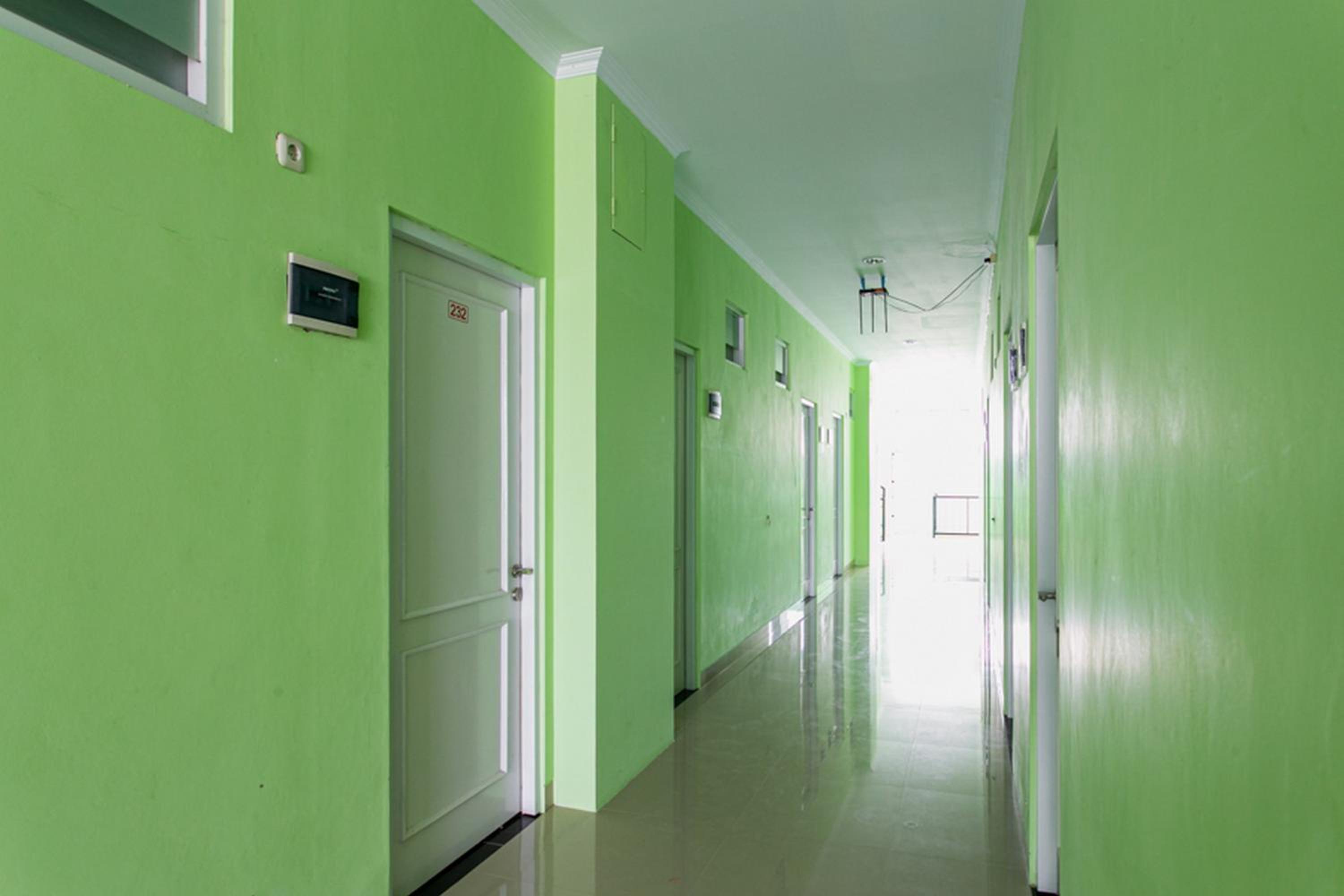 RedDoorz near Universitas Muhammadiyah Yogyakarta view 3