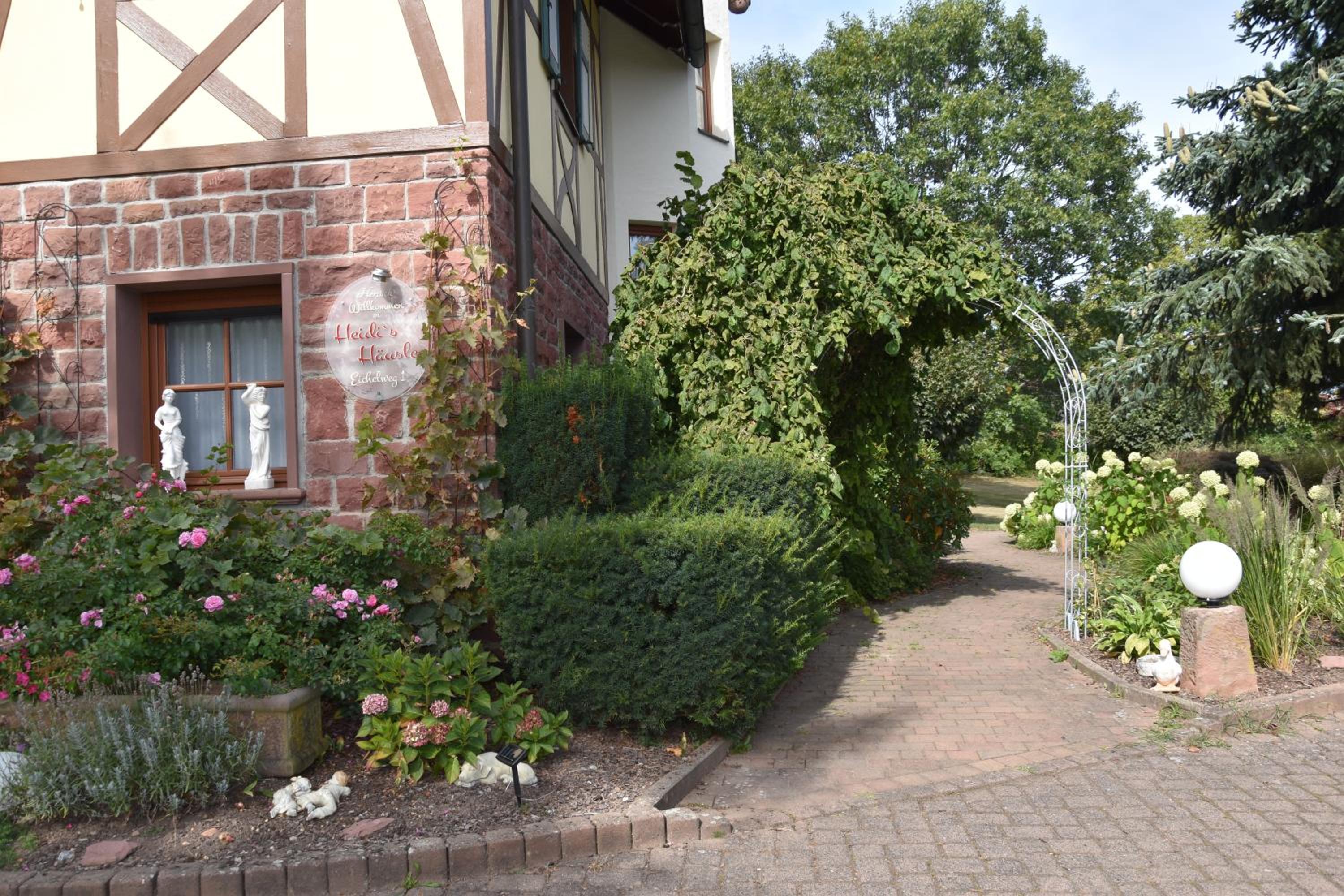 Photo 33