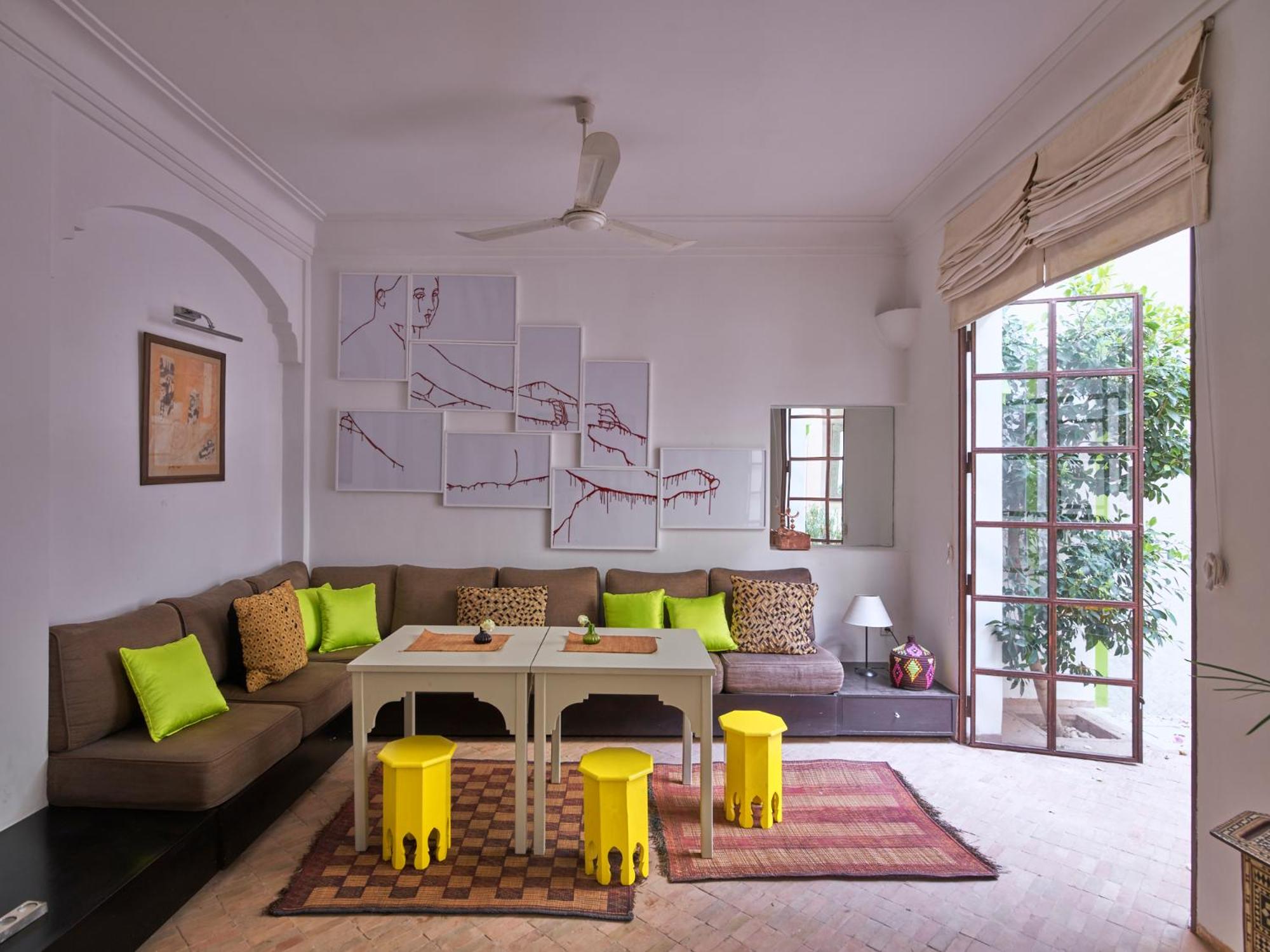 lounge