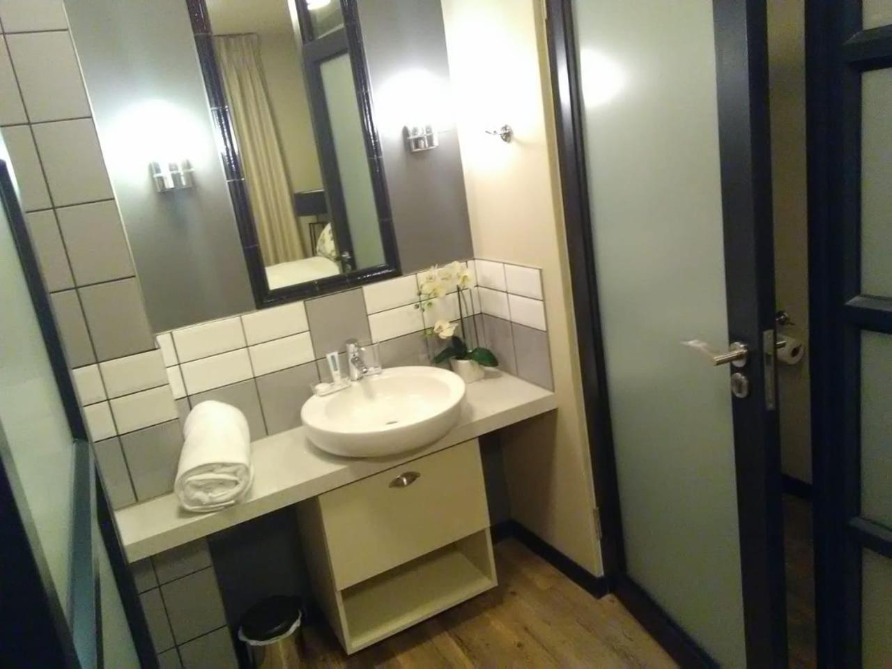 Luxury Stay Rosebank Johannesburg