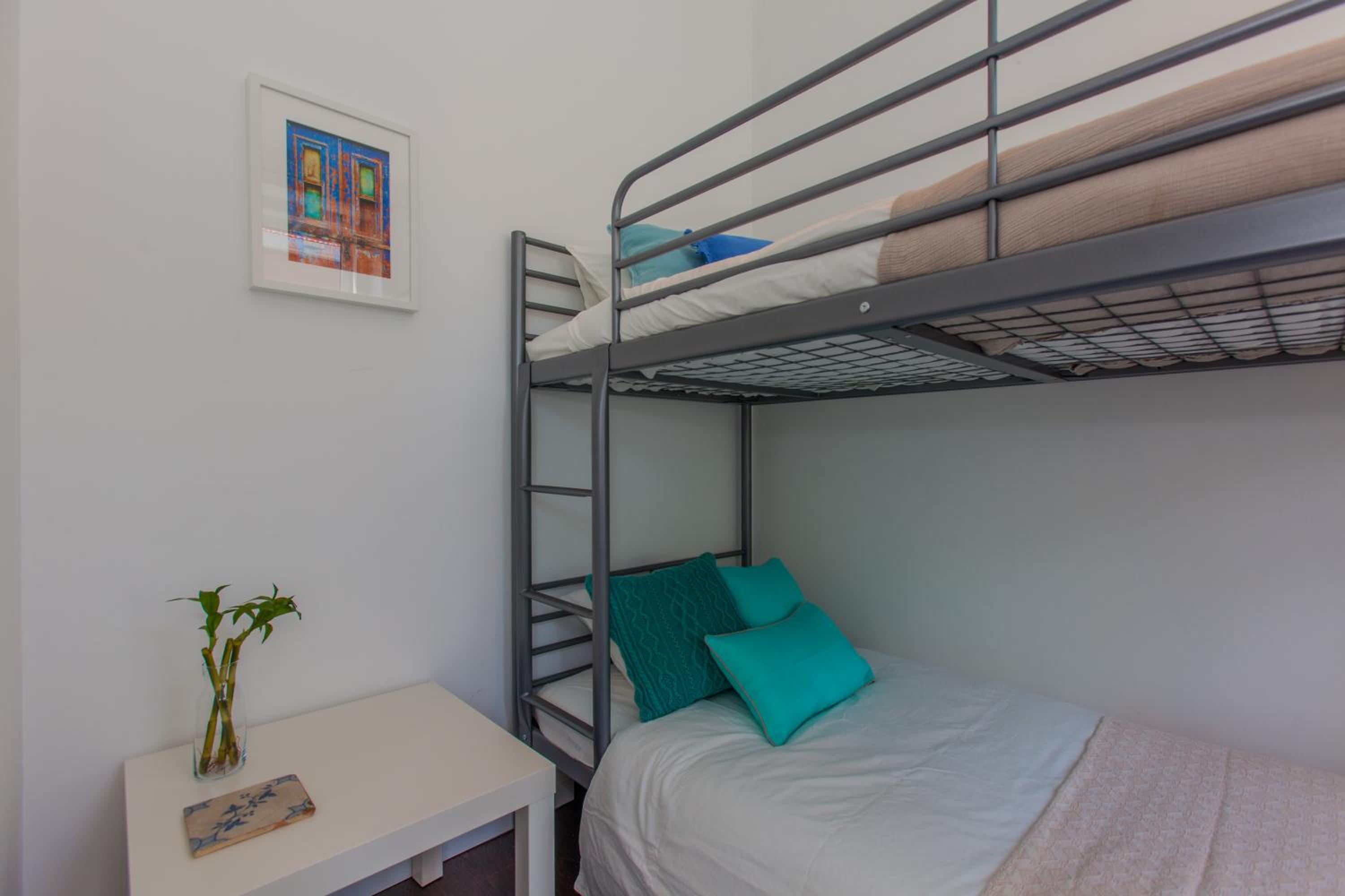 Typical Light Filled Graça Apt w AC, By TimeCooler view 3