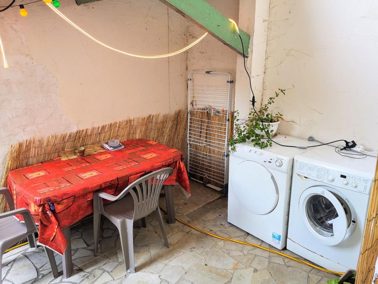 Mini Studio de 13 m2 avec terrasse 15 mn centre Nimes view 4