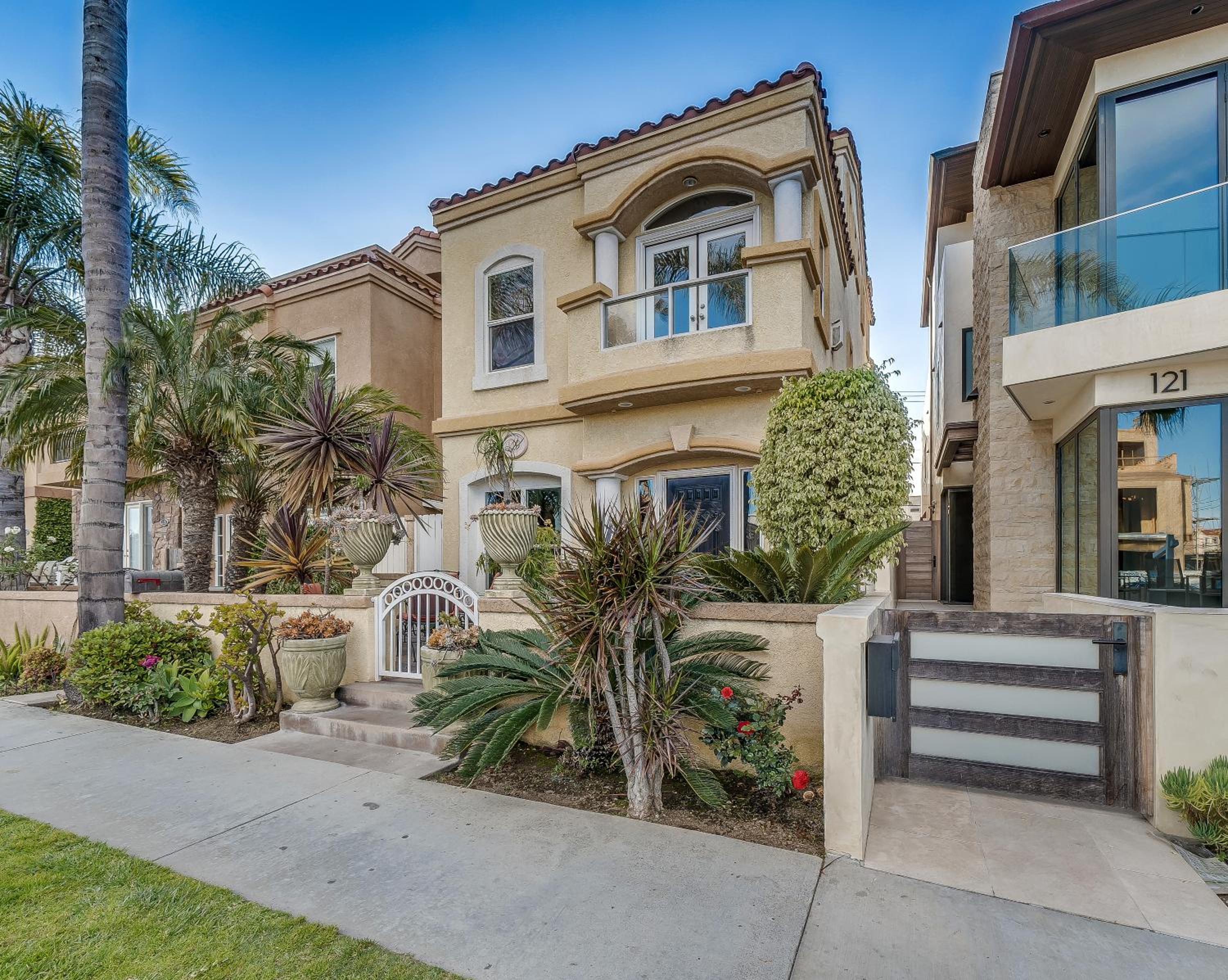 249 - 3 Story Dream Home view 2