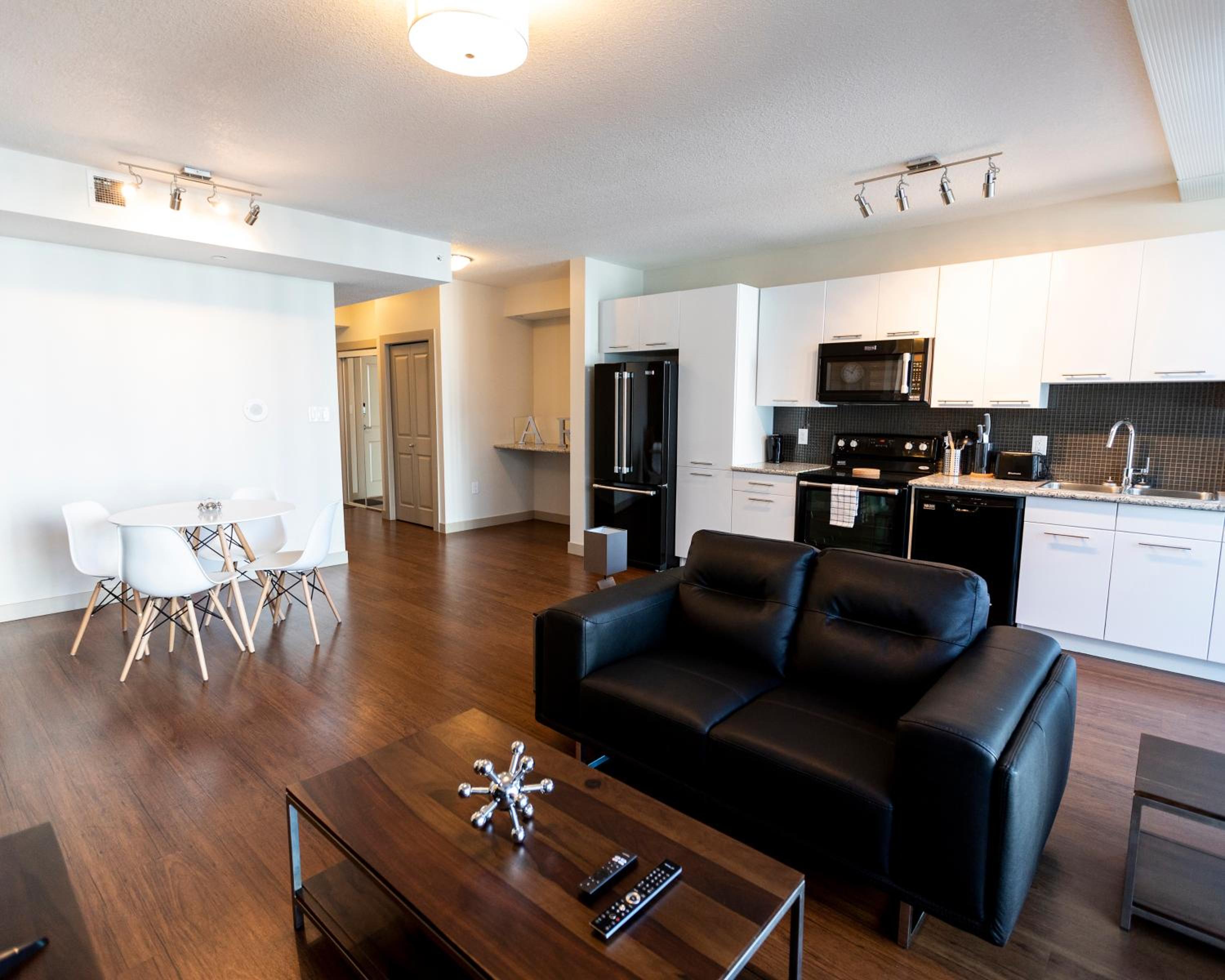 Mayfair Luxe Suites Premium by Corporate Stays