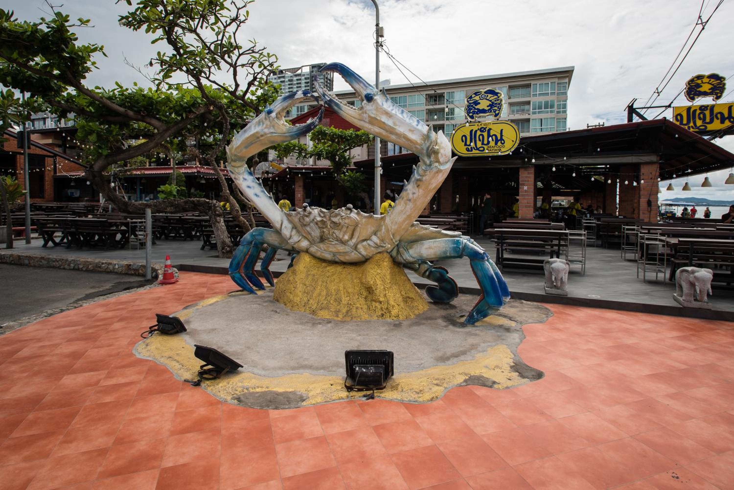 Nagawari Art Maldives BBQ Pattaya Villa