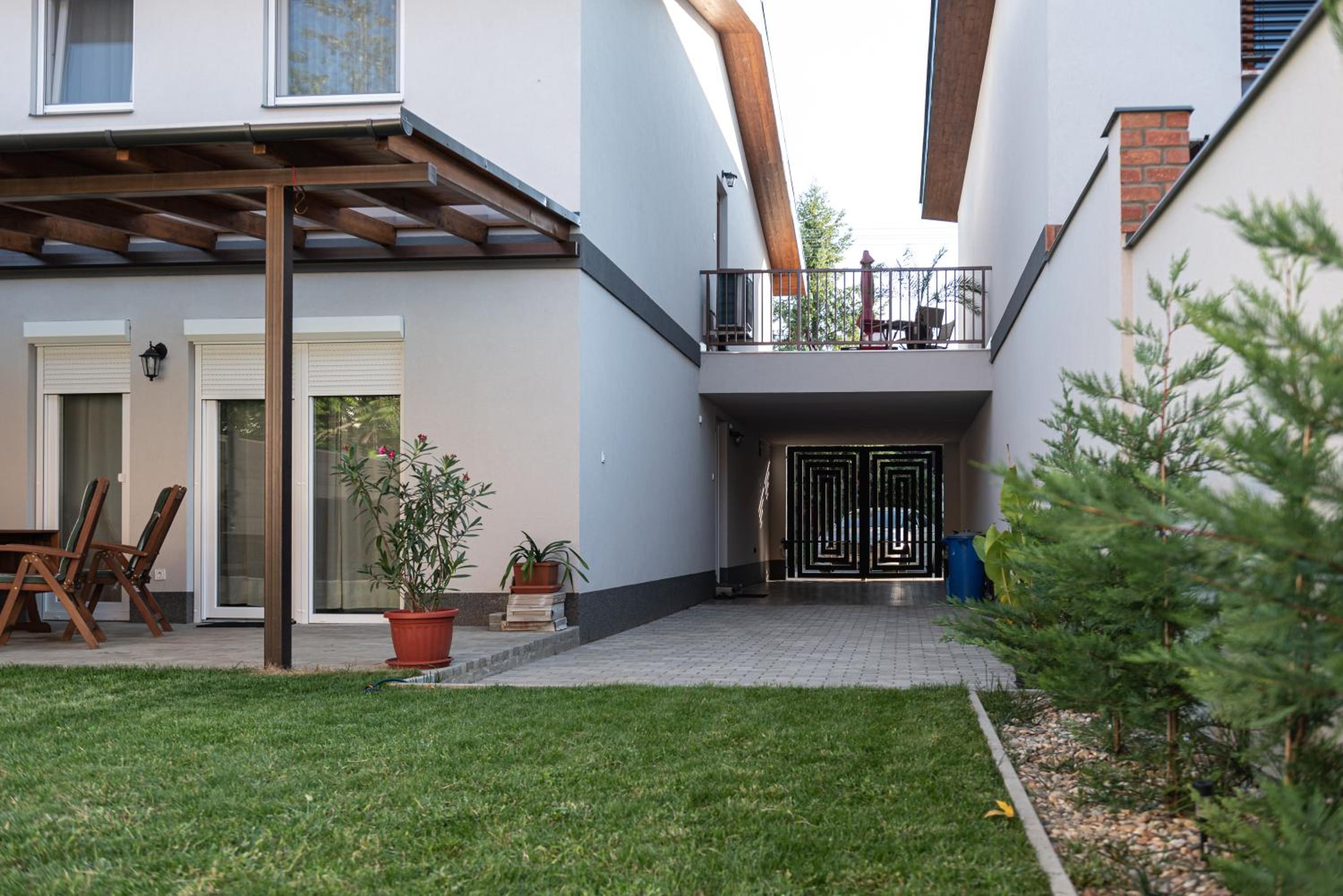 Szíriusz Apartmanház view 3