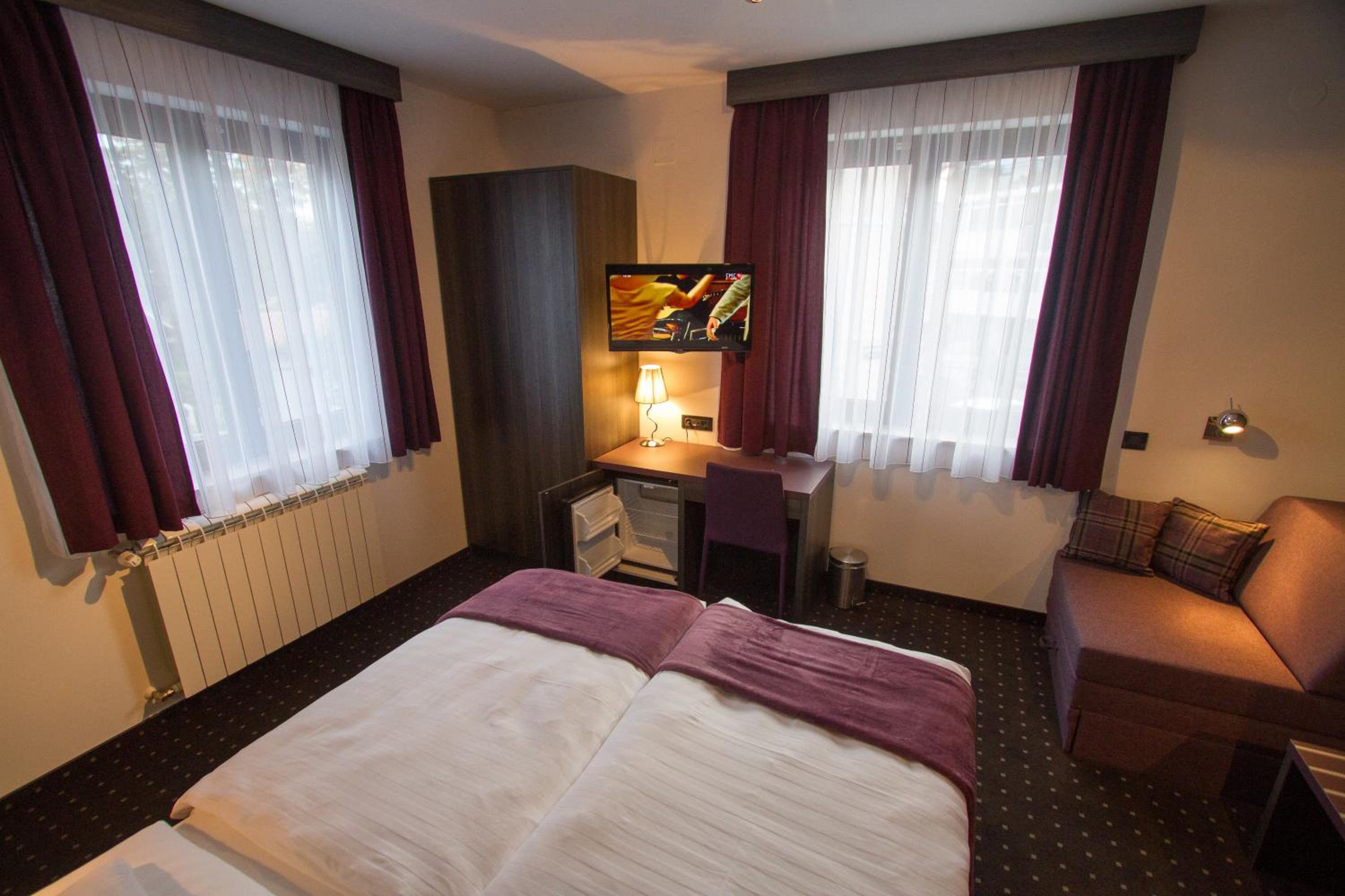Log In Rooms