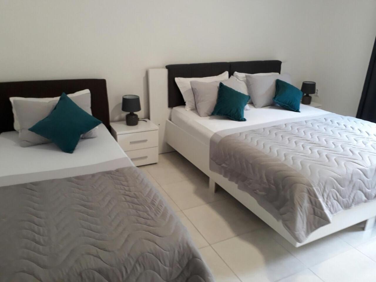 Apartments Dionis