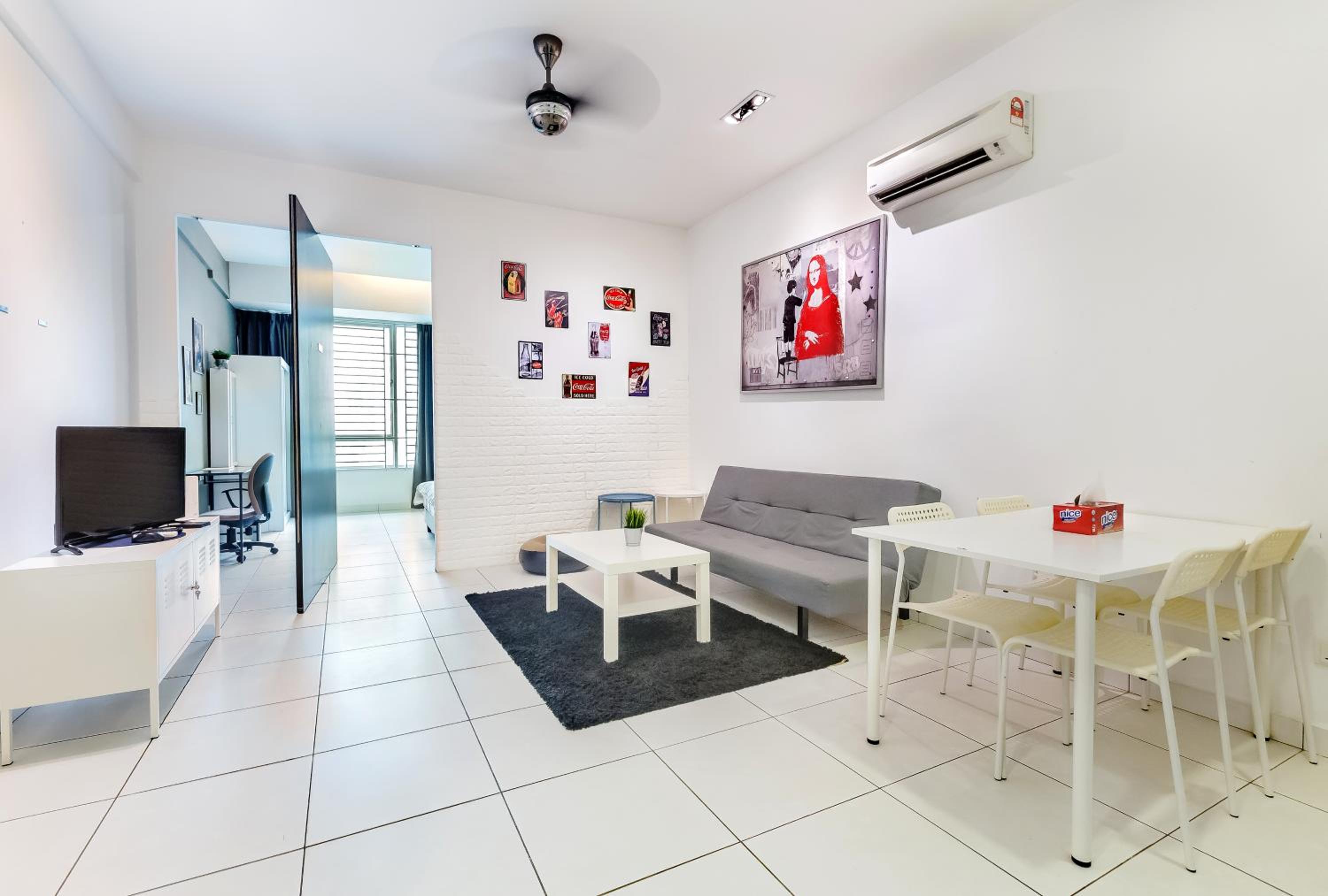 Akademik Suite by RR JBcity