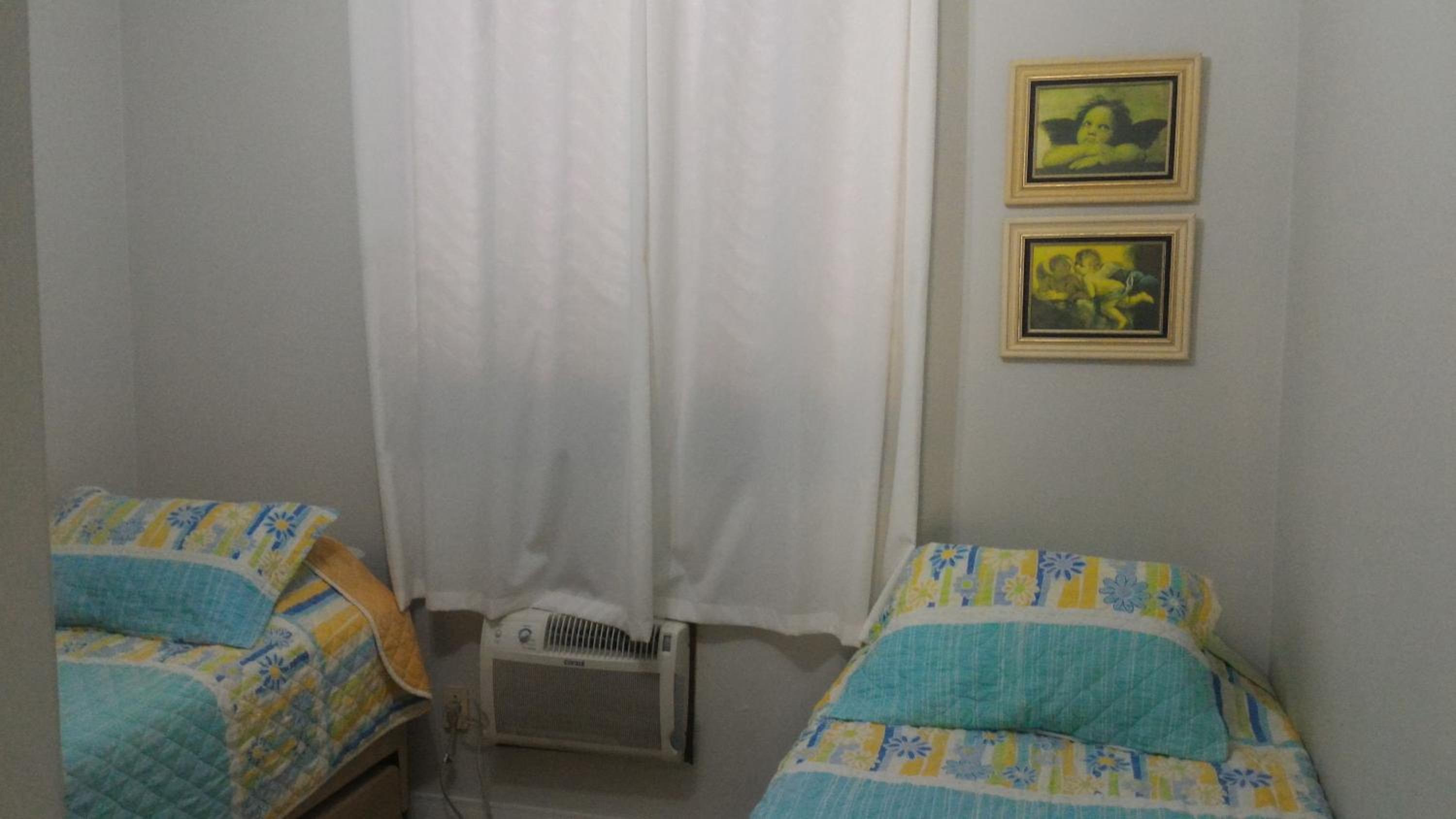 Confortável apto em Condomínio de frente pro mar