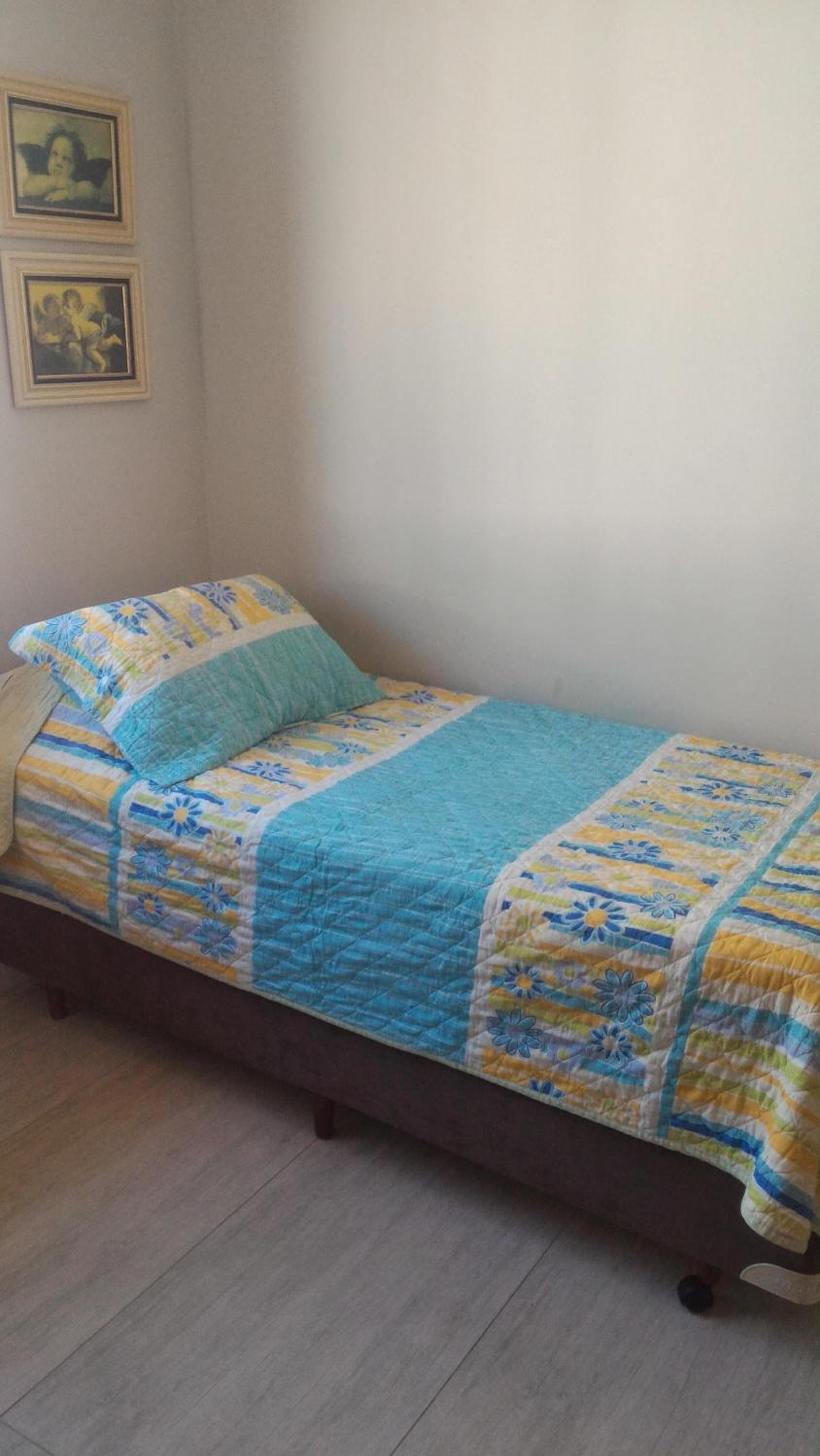 Confortável apto em Condomínio de frente pro mar