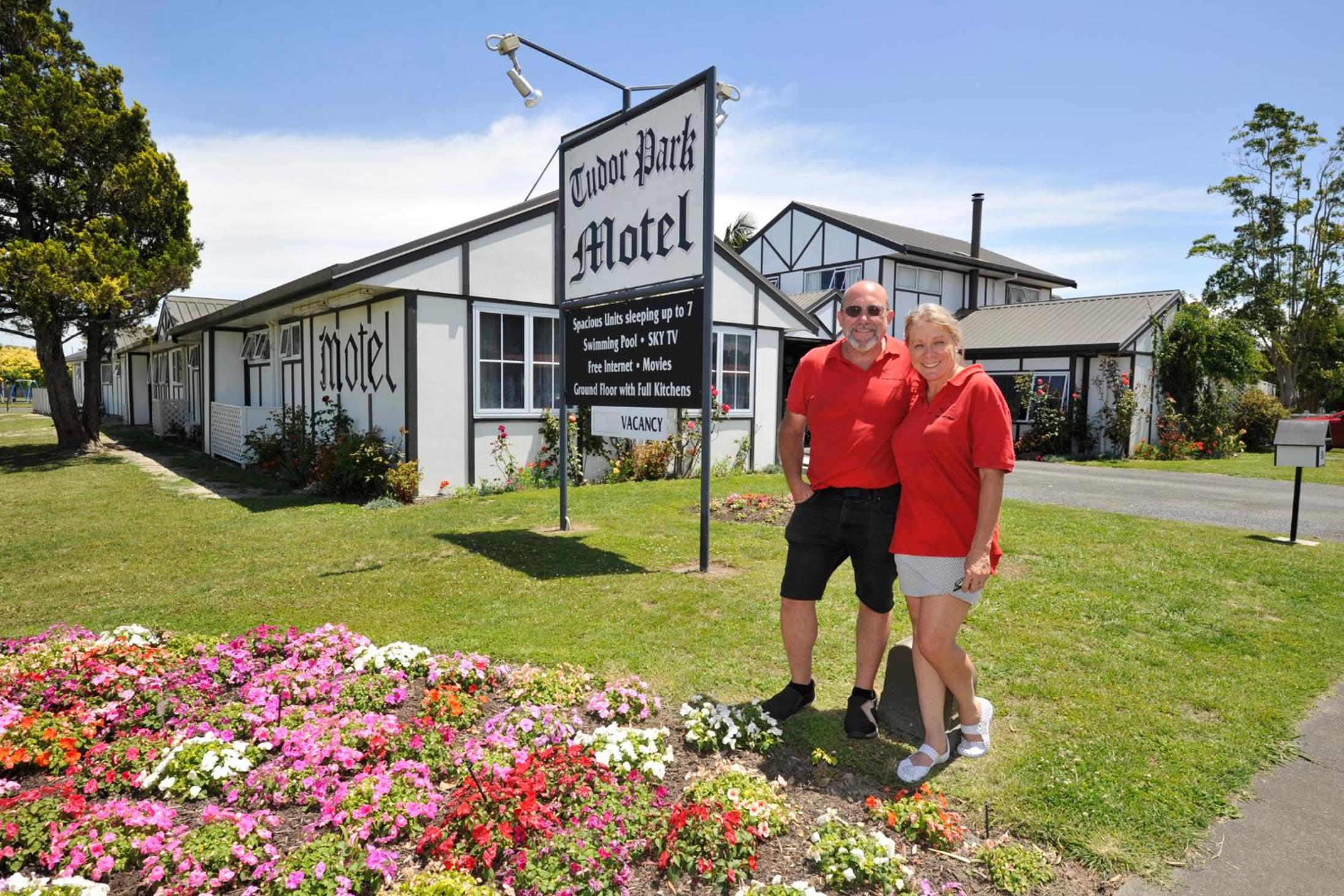 Tudor Park Motel Spacious with kitchens 1 minute walk to restaurant and shopping centre and Gisborne Hospital view 5