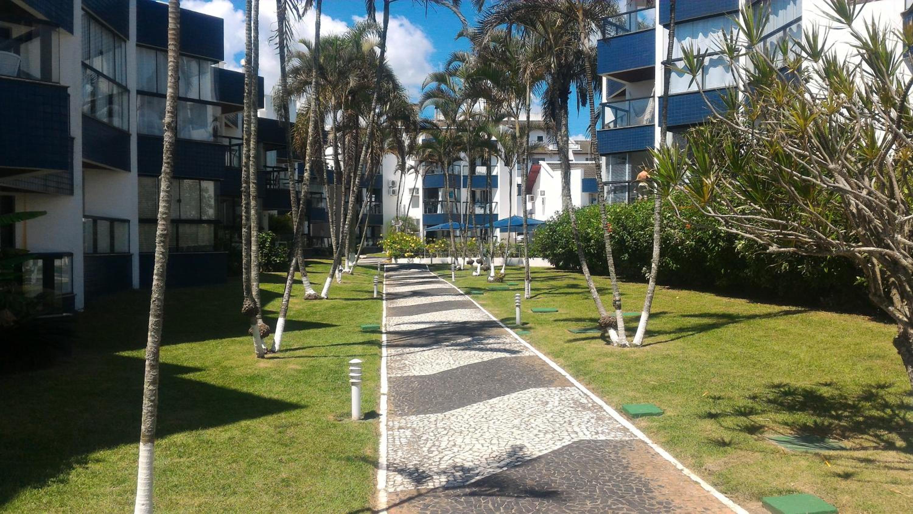 Confortável apto em Condomínio de frente pro mar