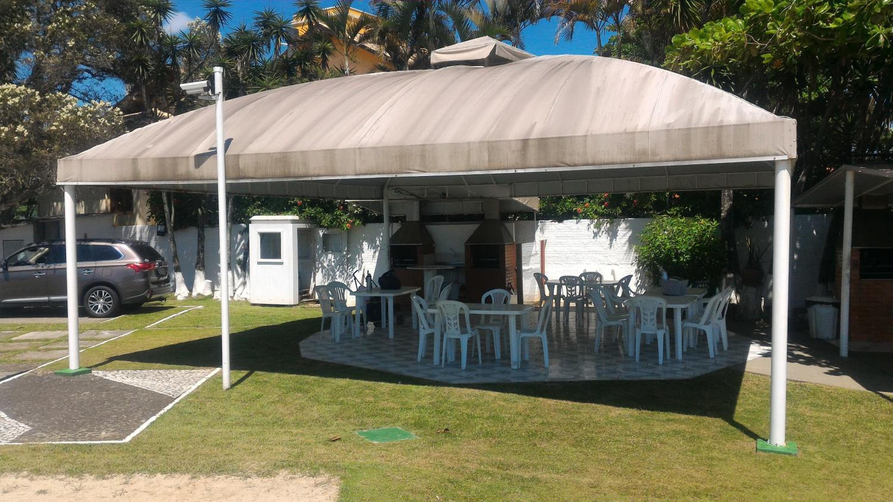 Confortável apto em Condomínio de frente pro mar