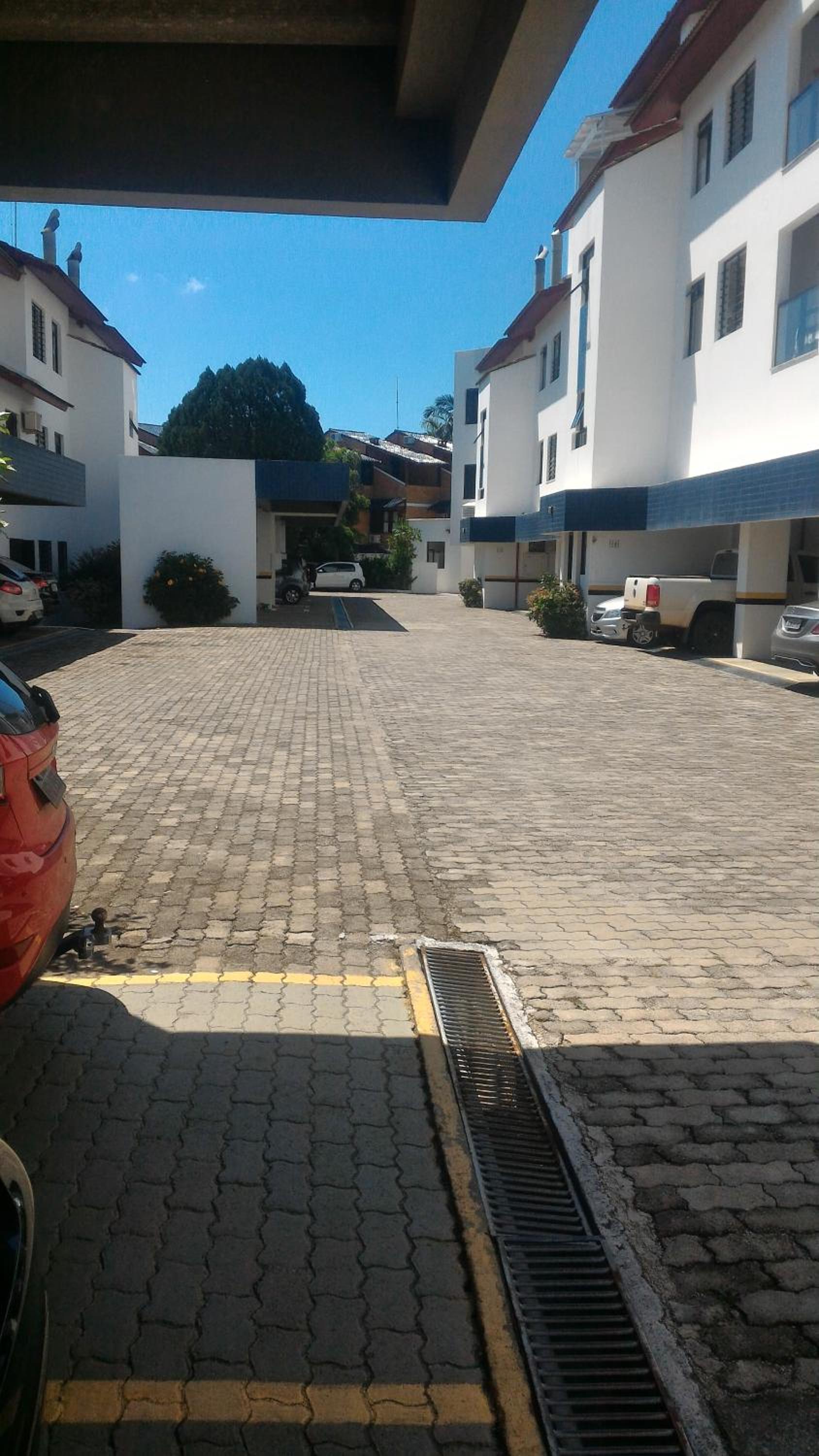 Confortável apto em Condomínio de frente pro mar