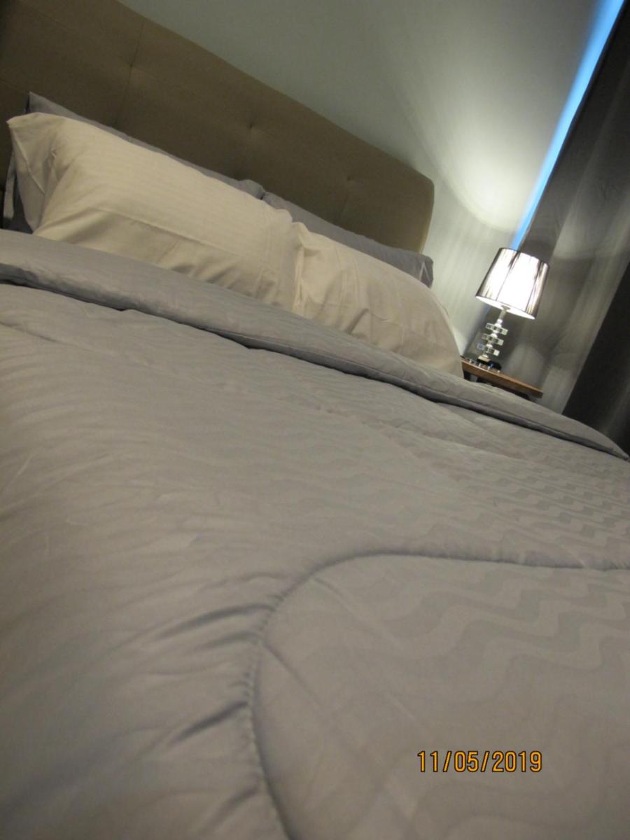 E Life D Summit Residences With Wifi & Netflix