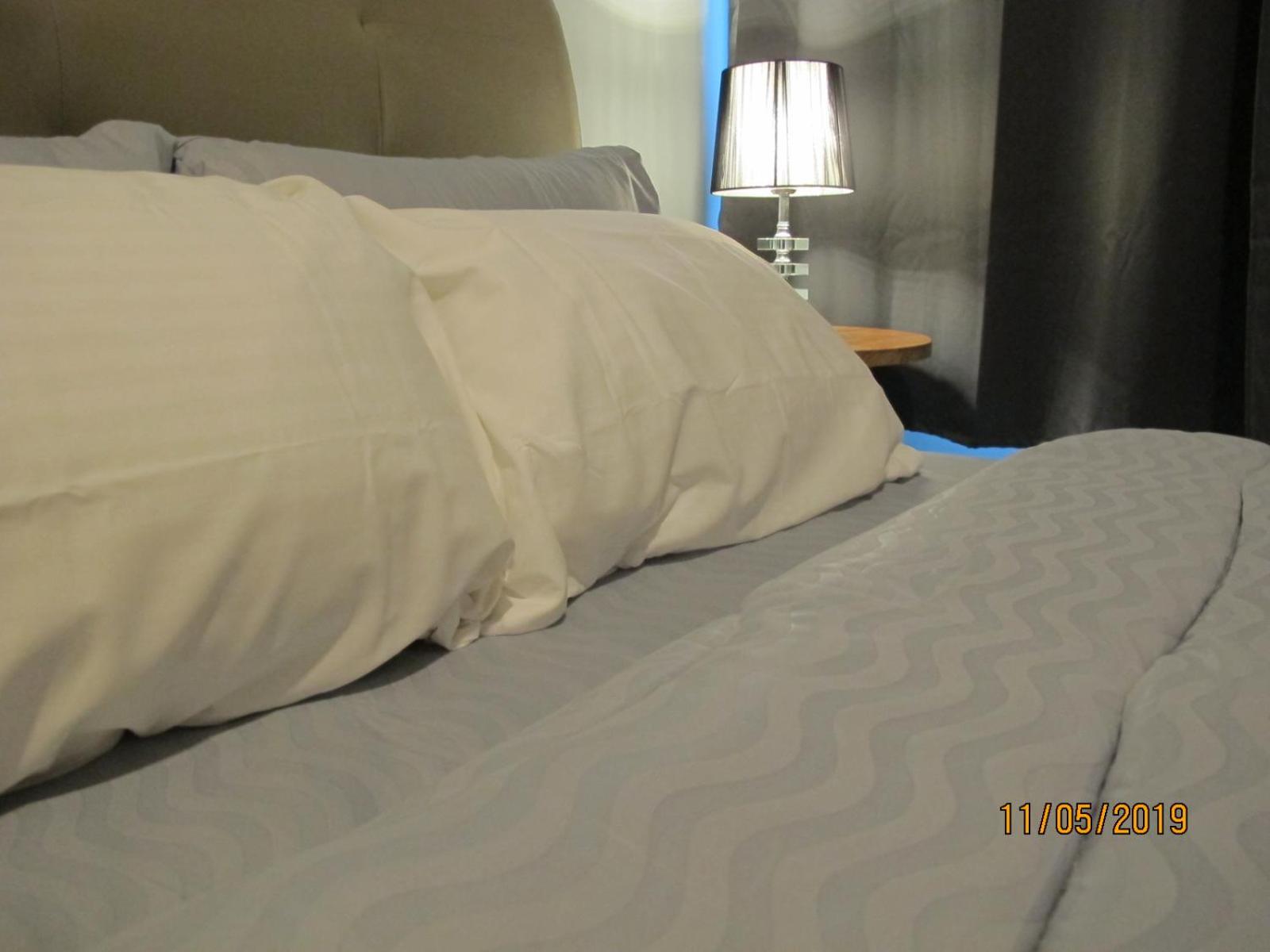 E Life D Summit Residences With Wifi & Netflix