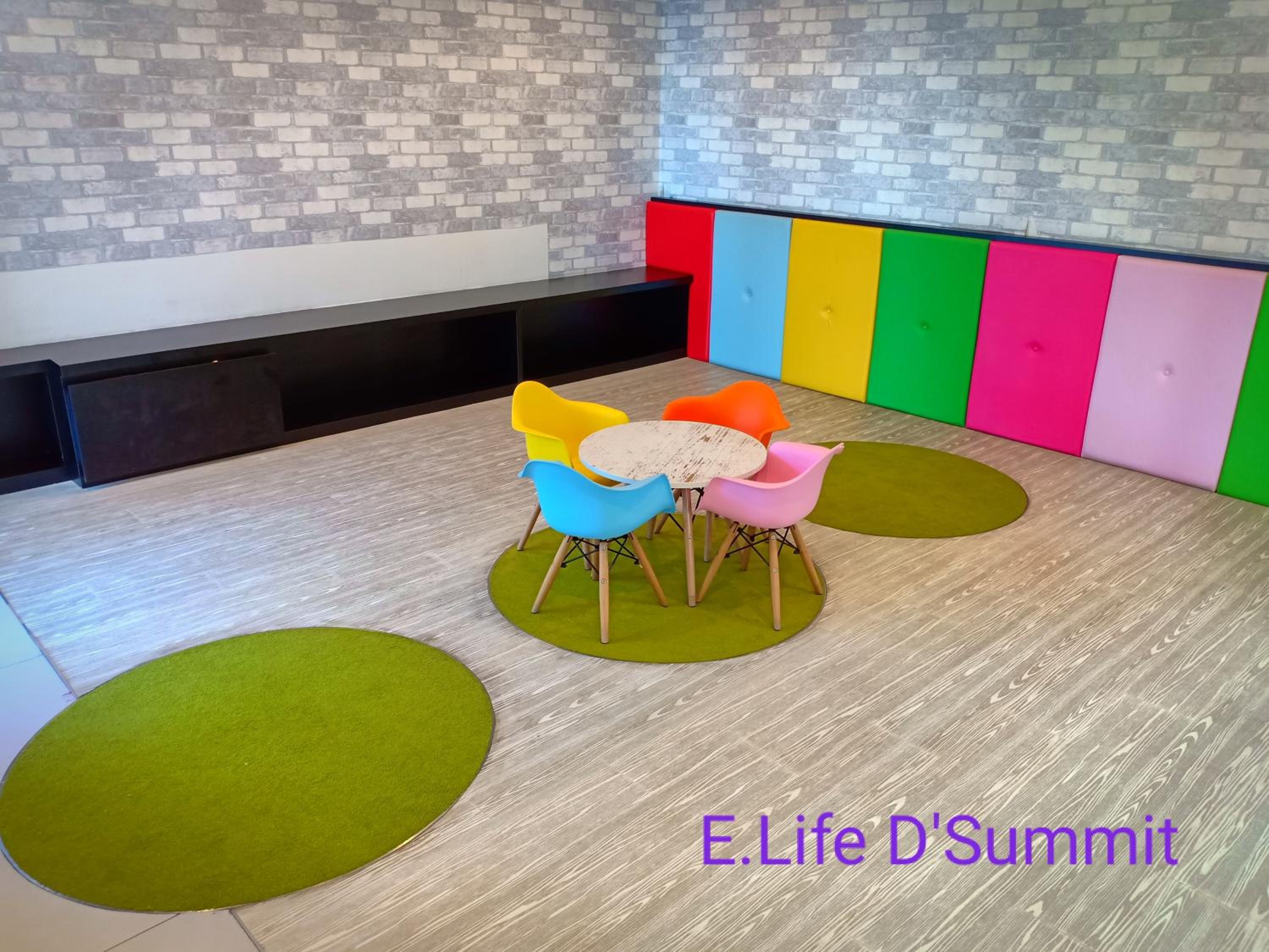 E Life D Summit Residences With Wifi & Netflix