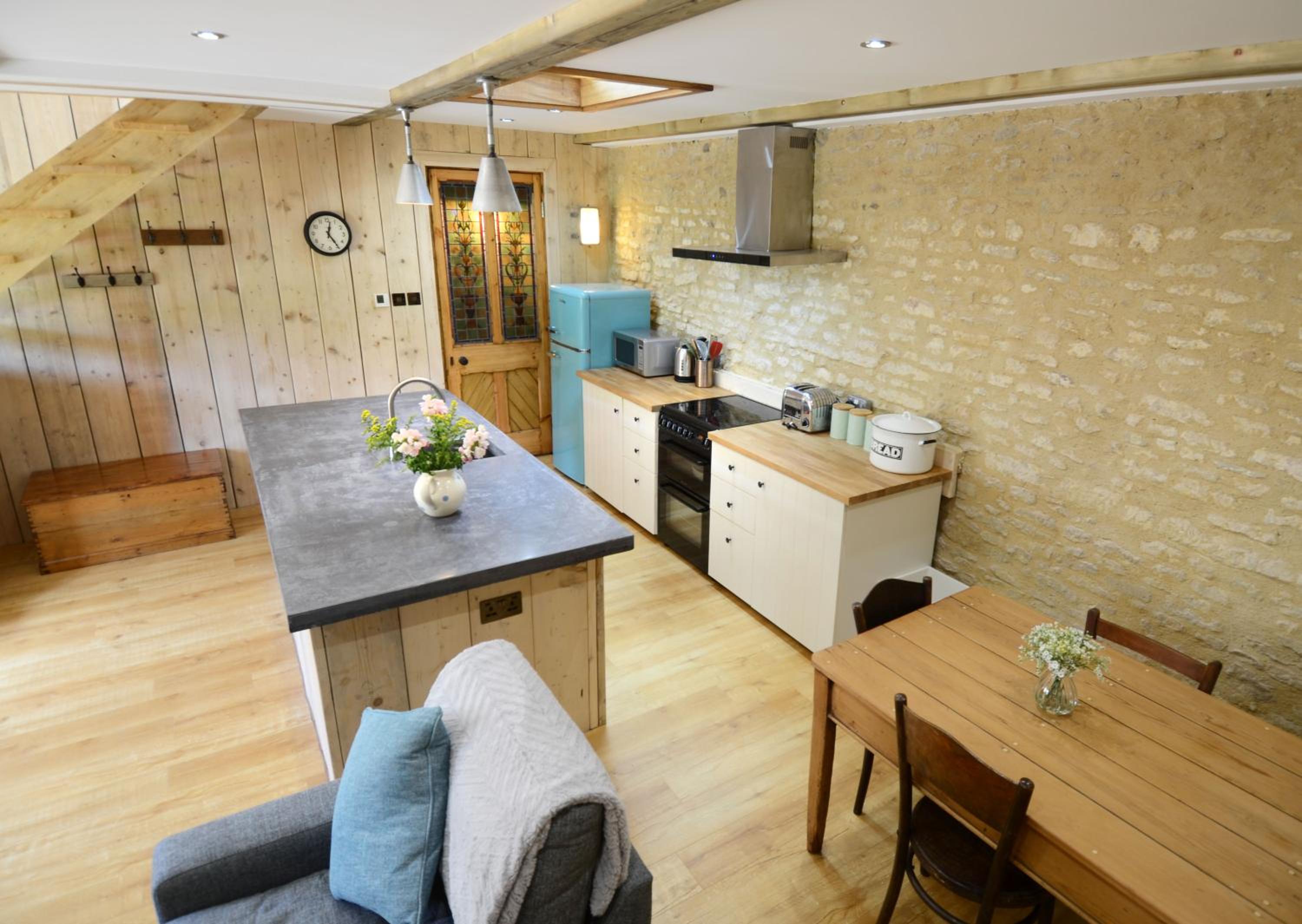Converted Barn House - Central Oxford, Cotswolds view 5