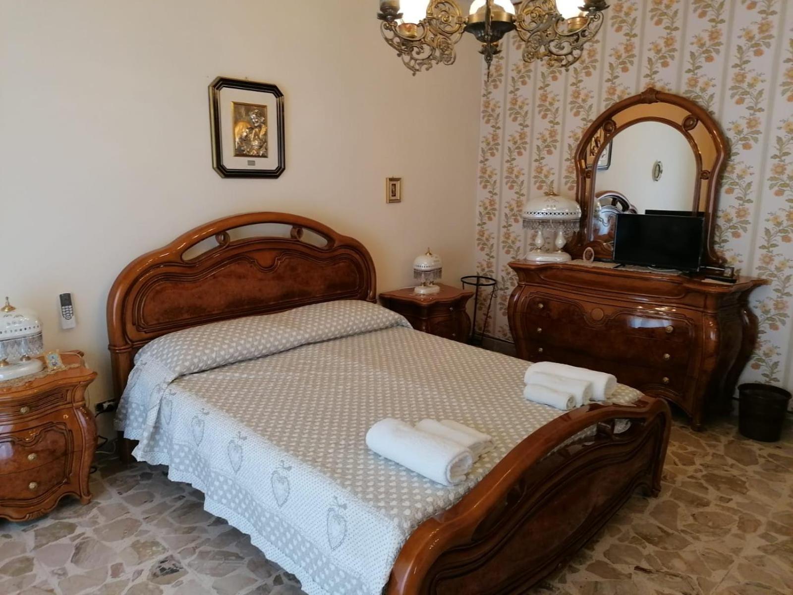 San Caloiru Home