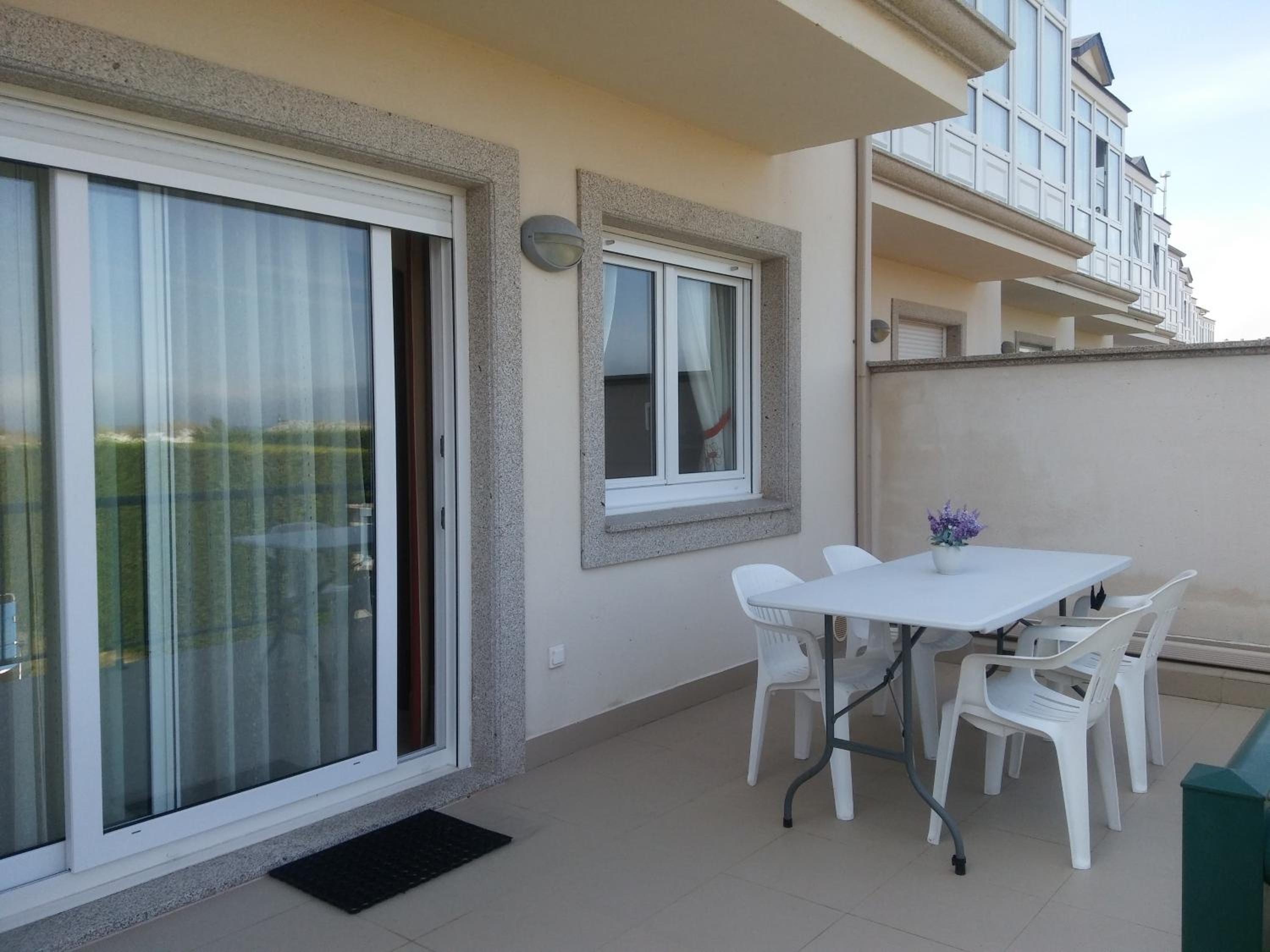 CASA CHALET ATALAYA a pie de playa en Laxe view 3