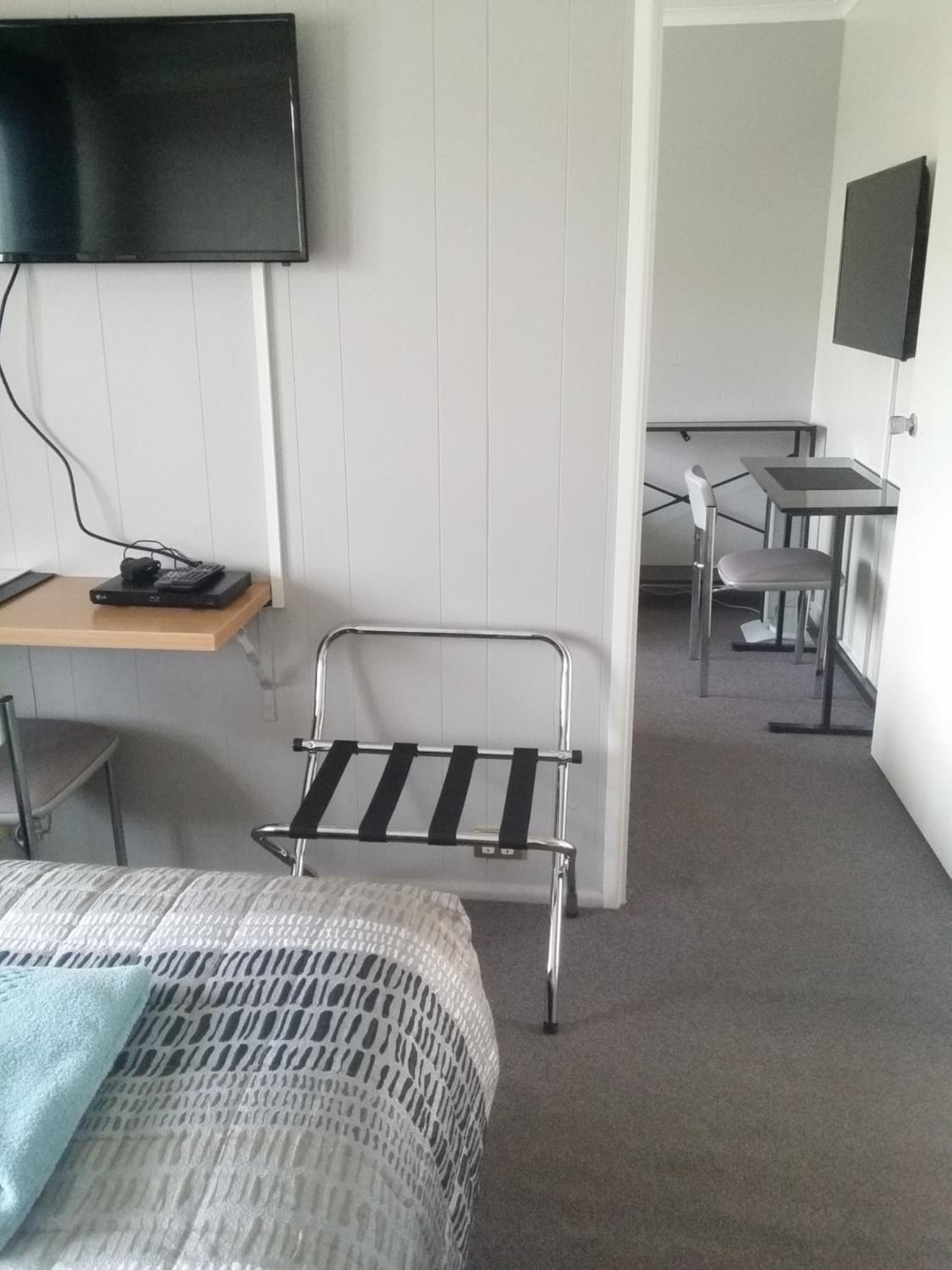 White Manor Motel