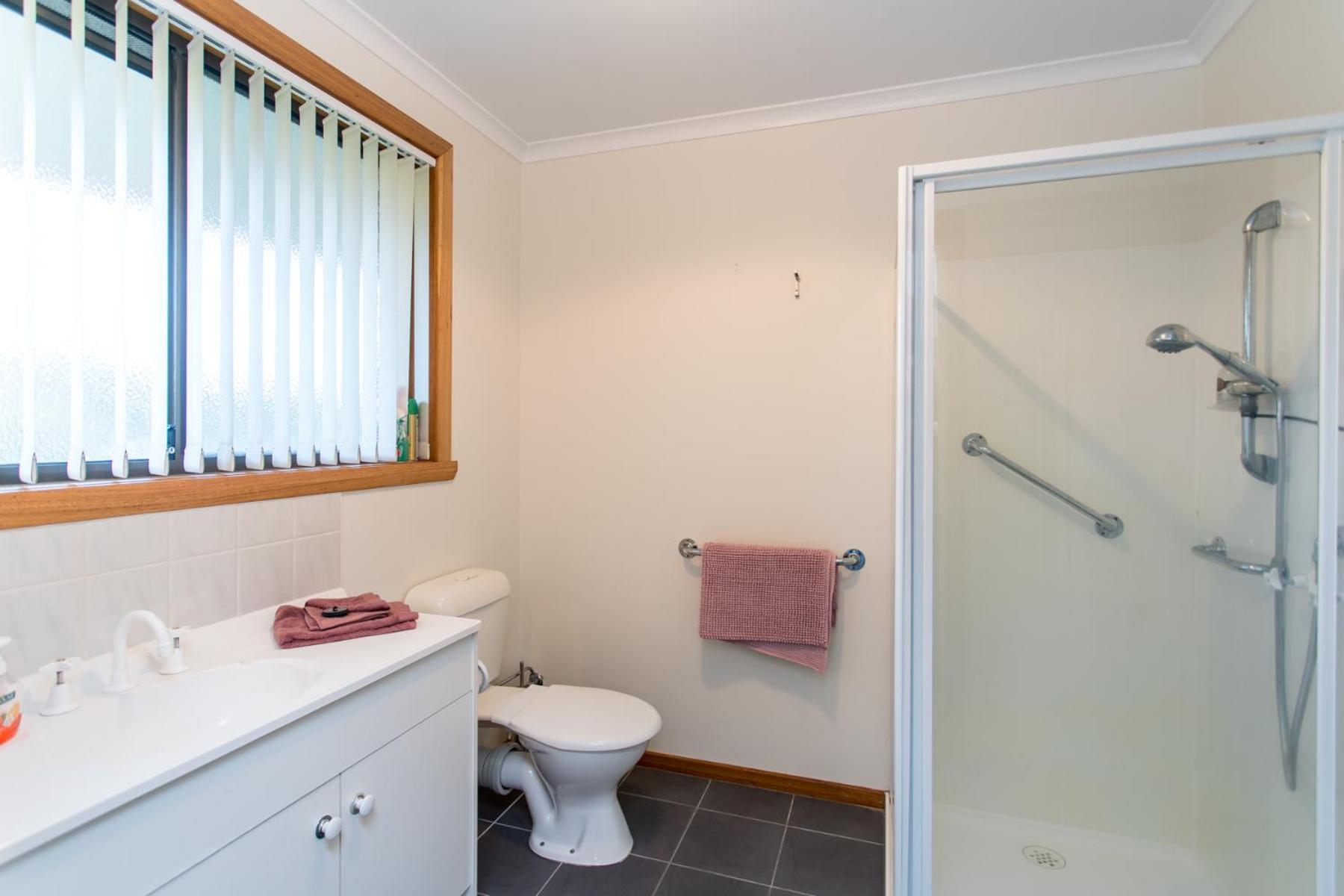 Acton Park Holiday Units