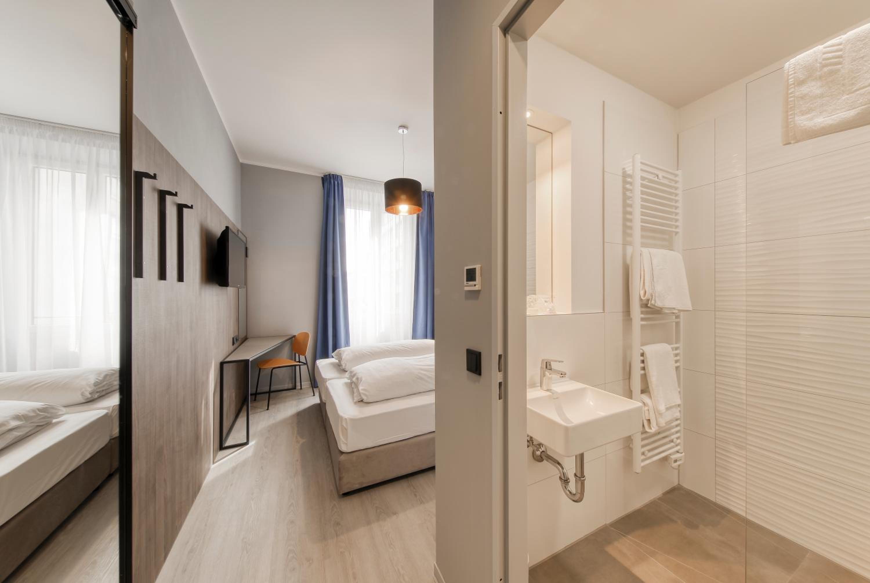 Munich Vacations - Smart Stay Hotel Station - Property Image 1