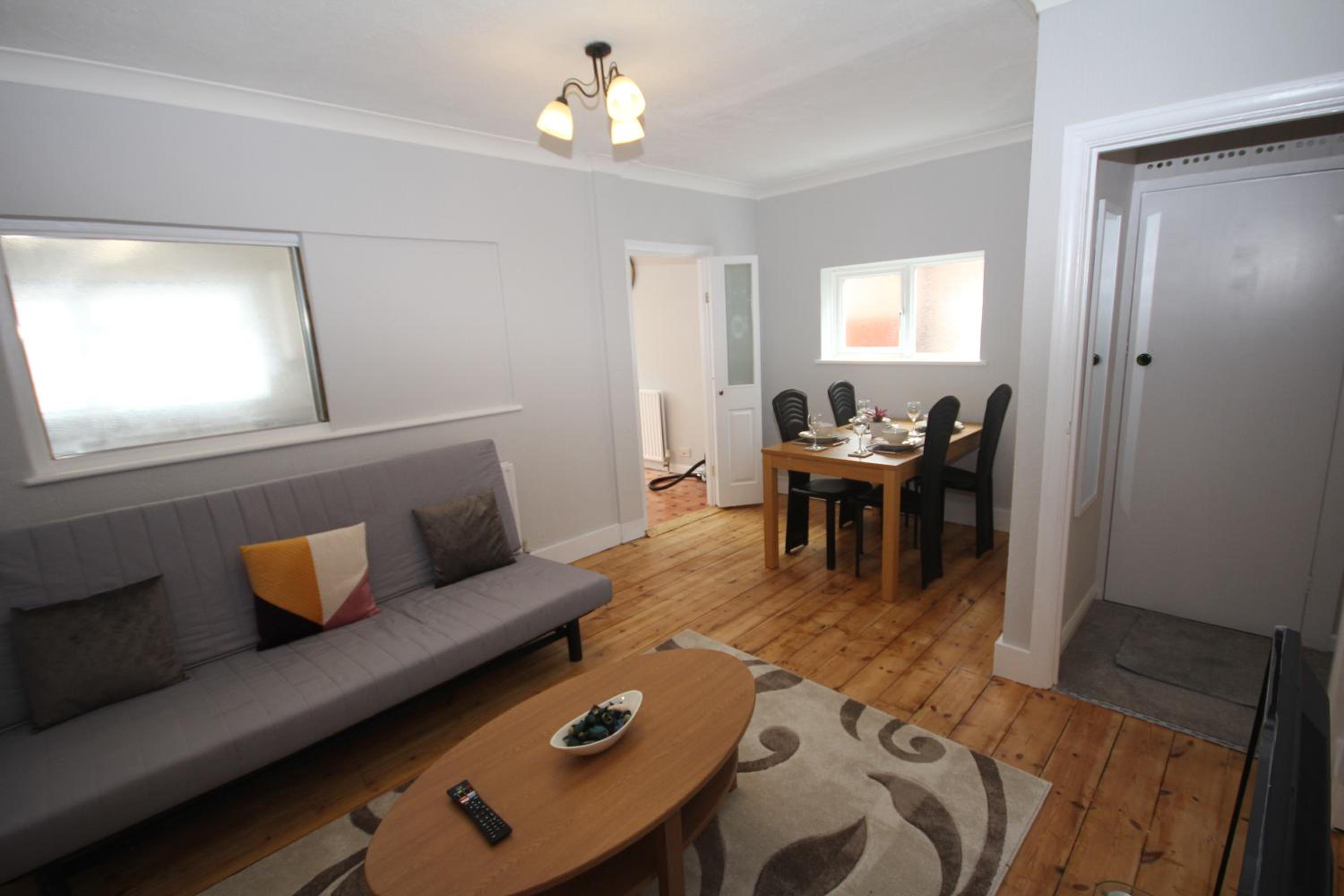 The Uxbridge House, photo 6