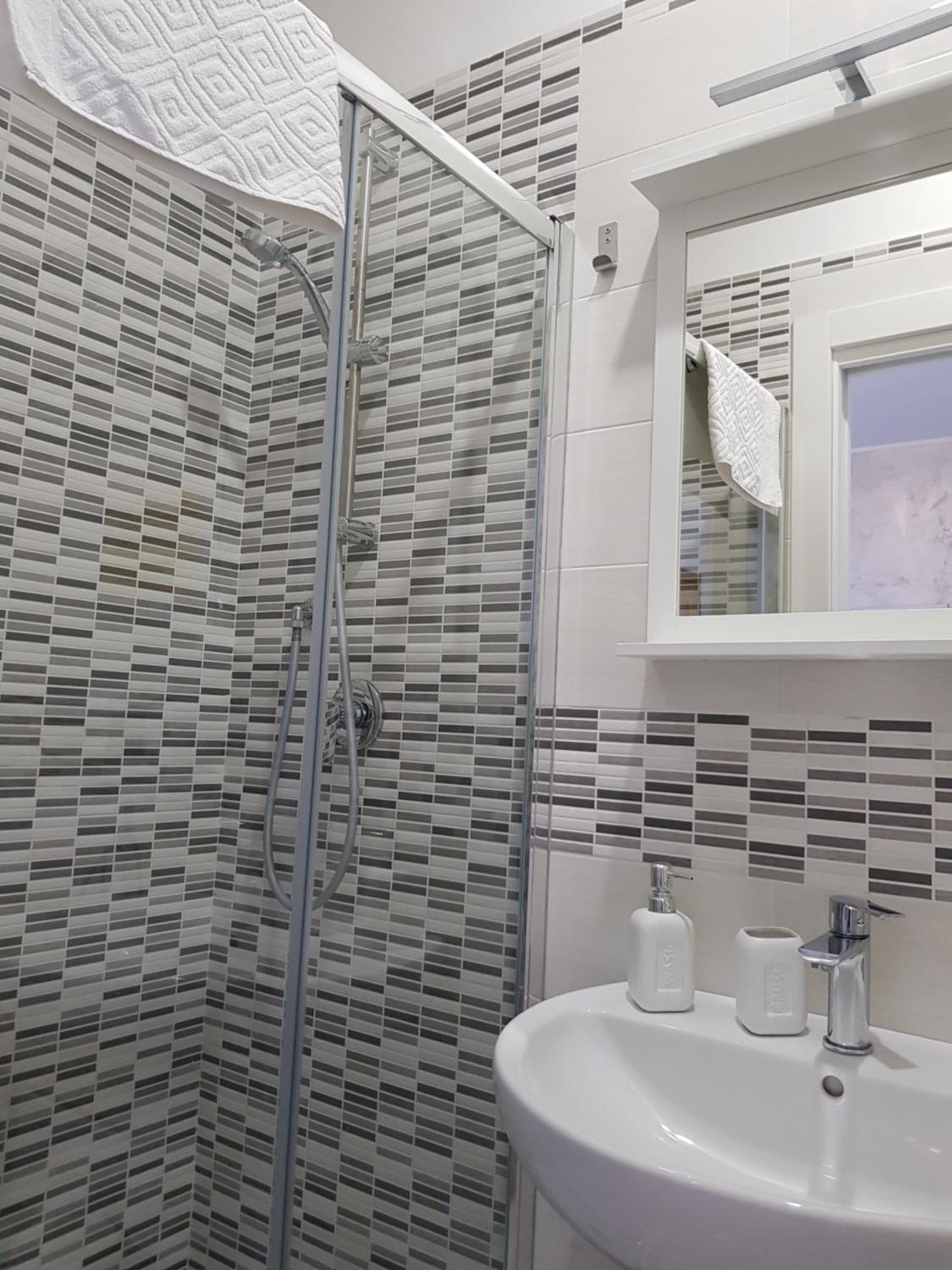 Tanzi Home en Bari — bathroom
