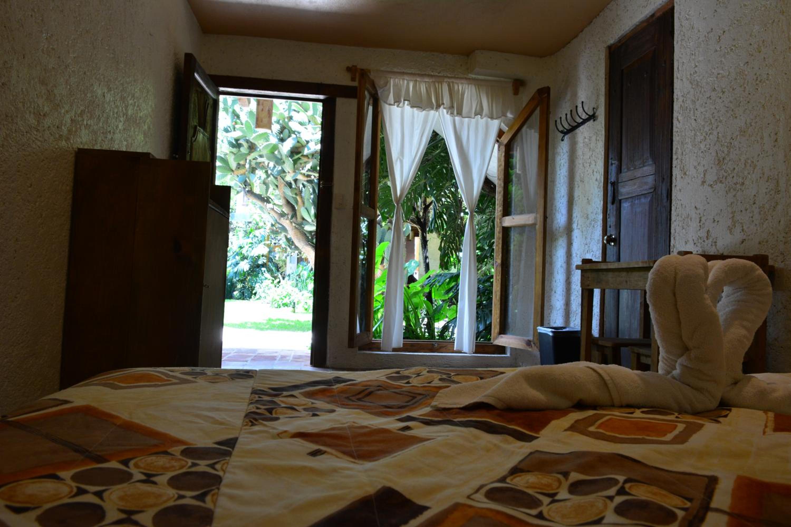 Rossco Hostel & Hotel