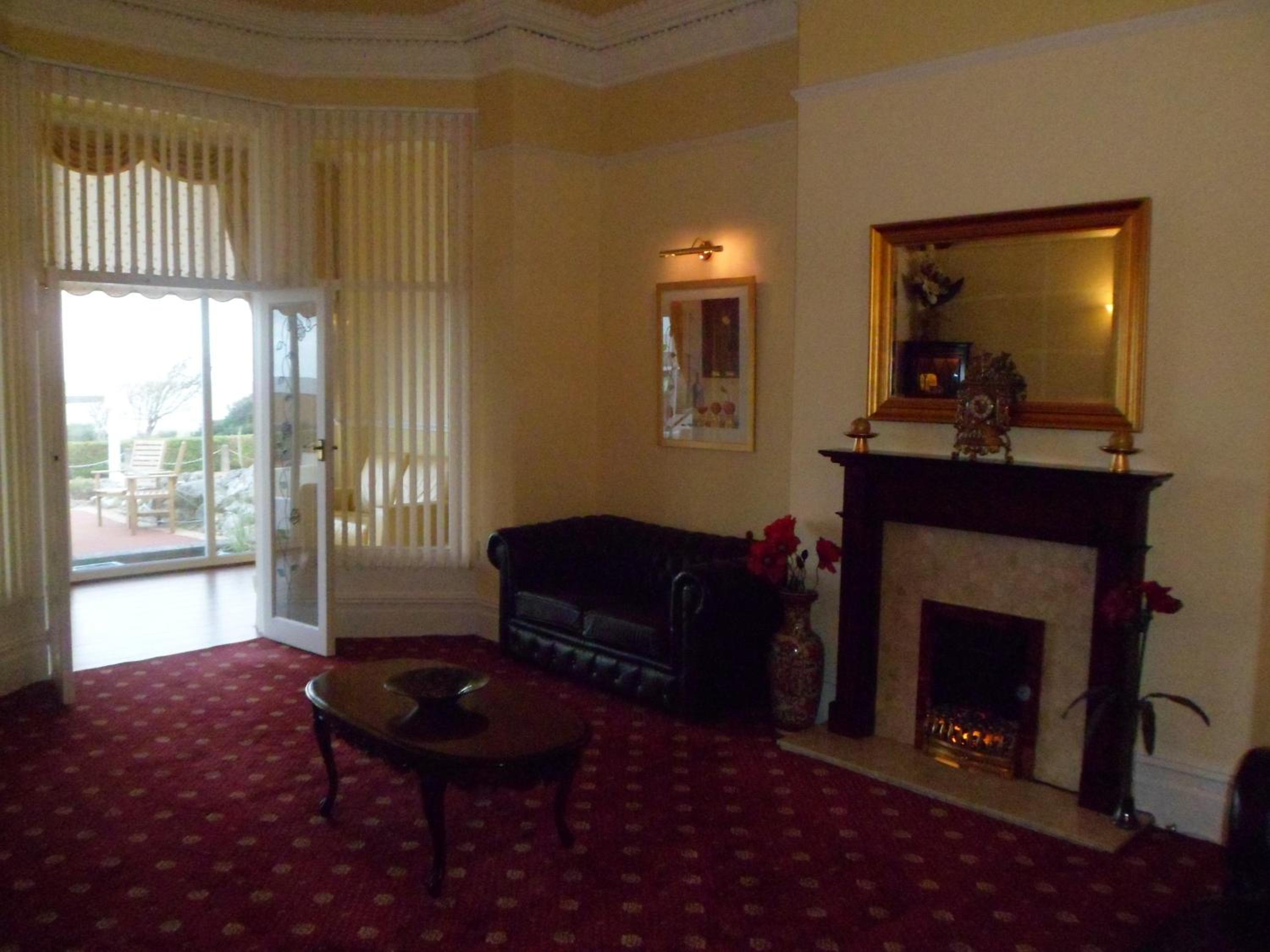 Wavecrest Lodge