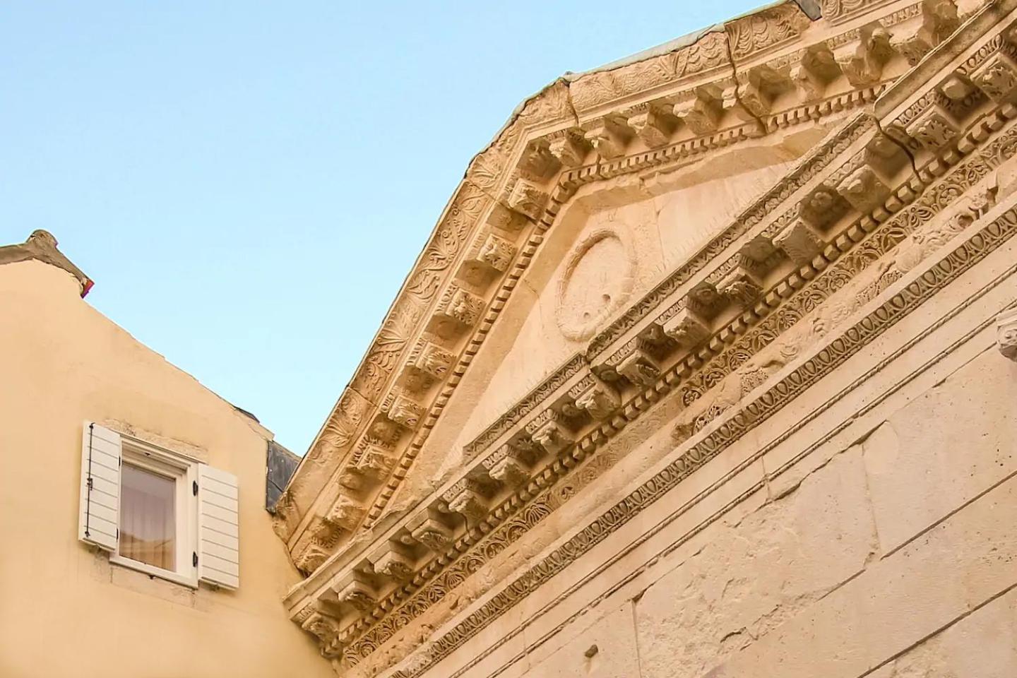 Apartment Roman Heritage view 2