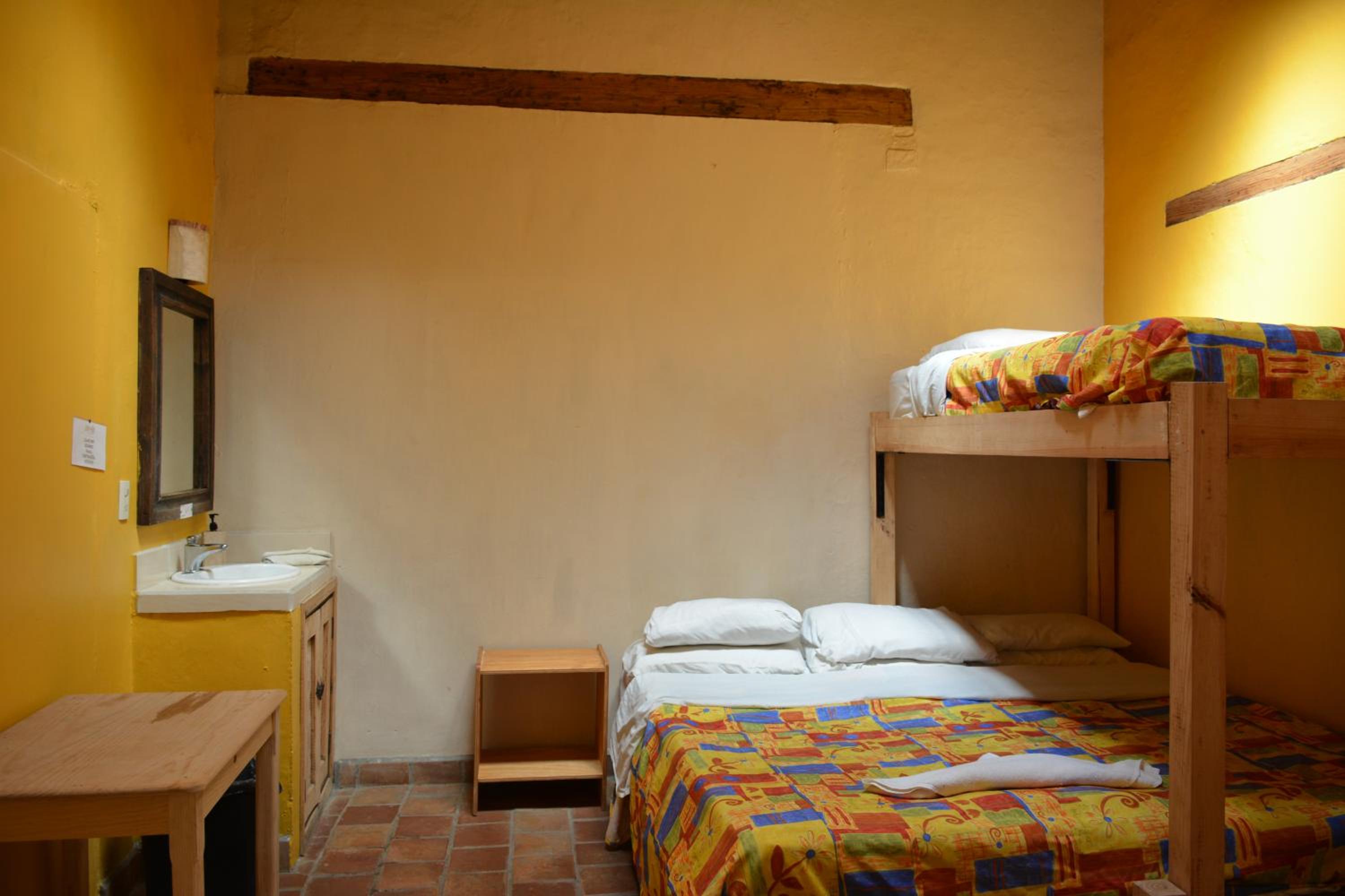 Rossco Hostel & Hotel