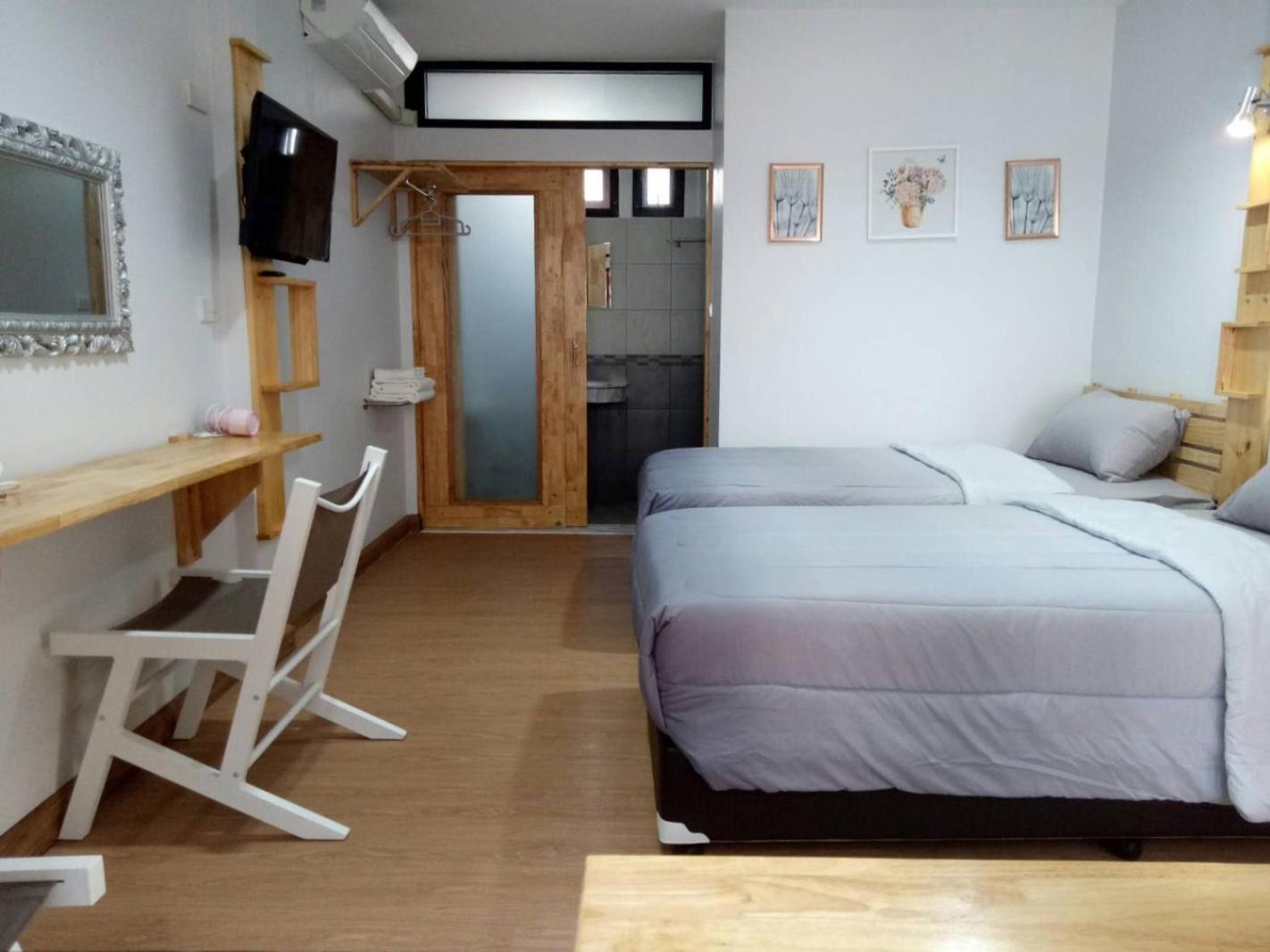 Little Guest House Hotel