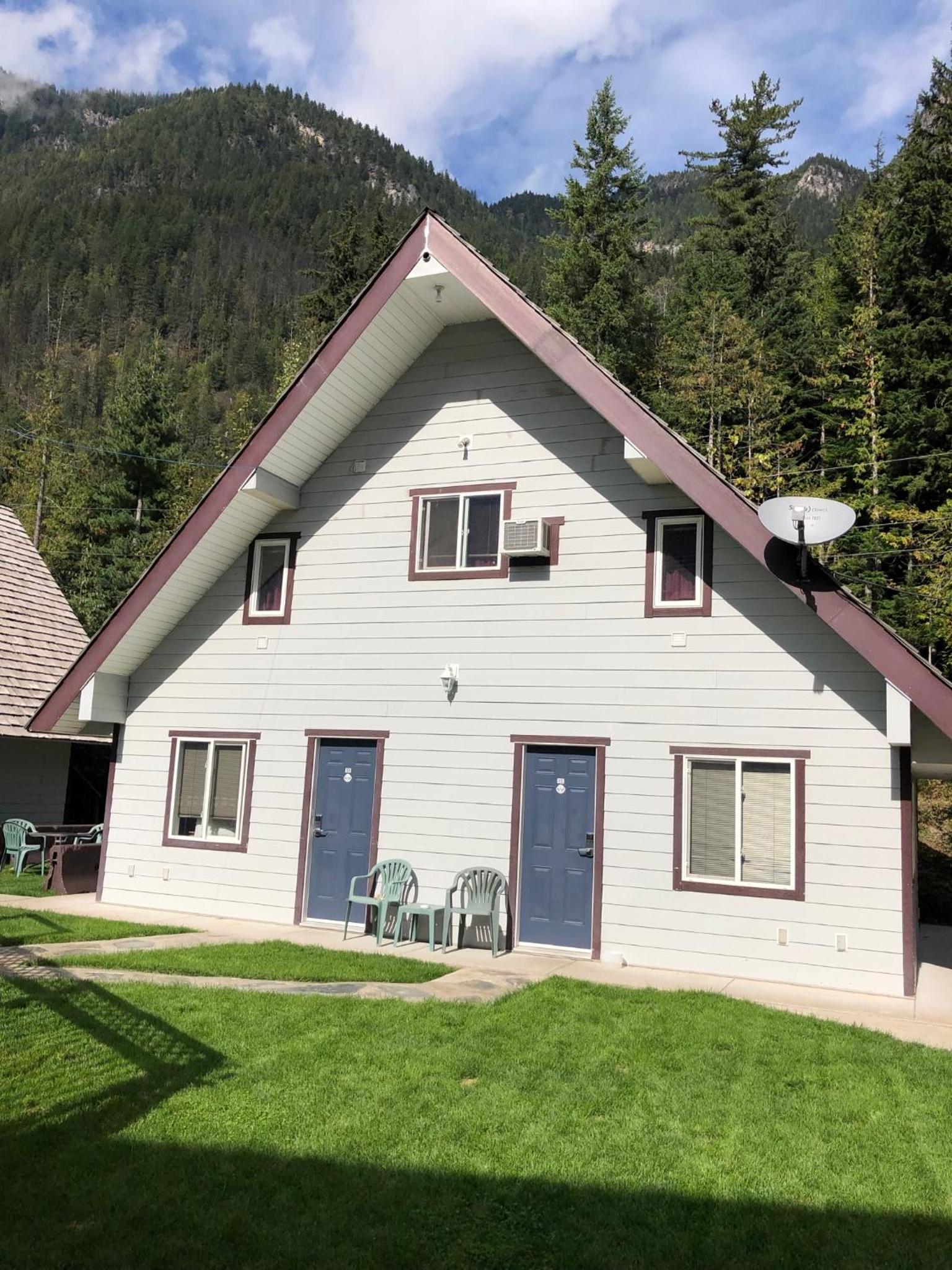 Peaks Lodge