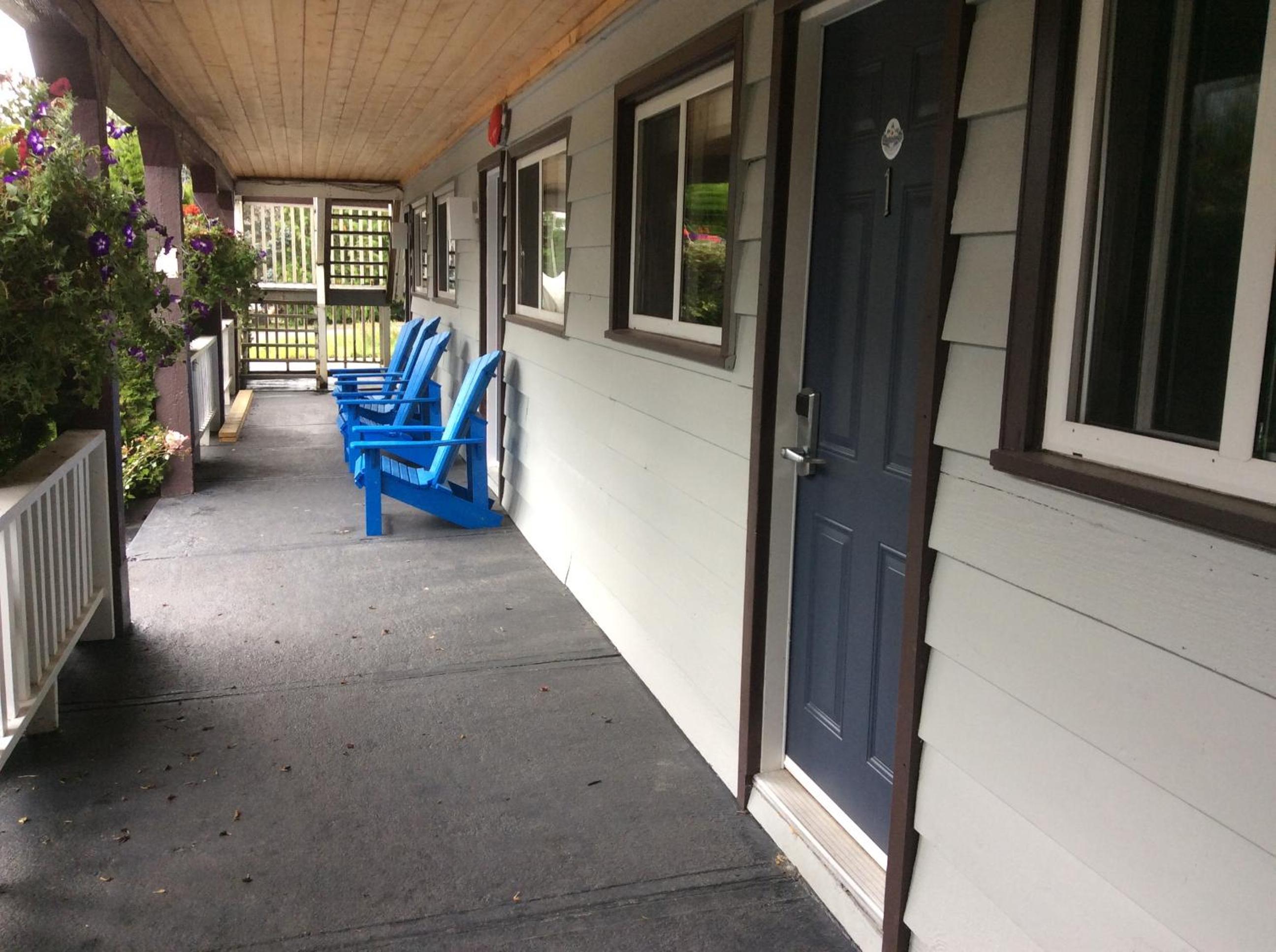 Peaks Lodge