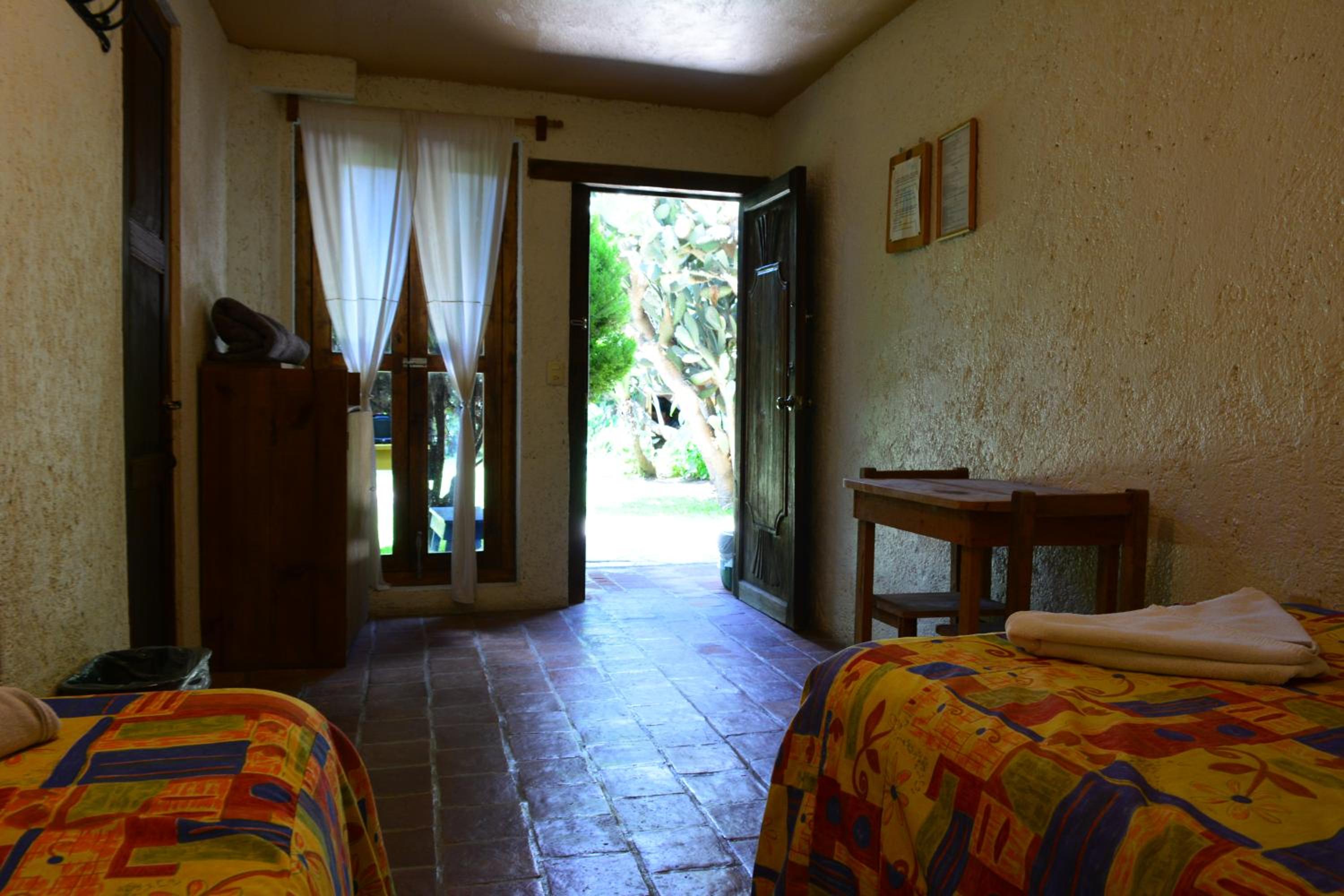 Rossco Hostel & Hotel