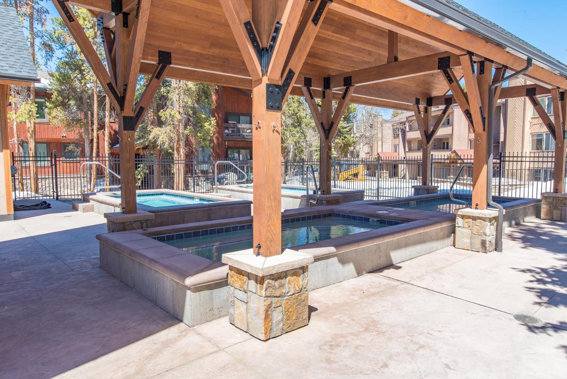 Timbernest Cottonwood Condo: Ideal Breck Location