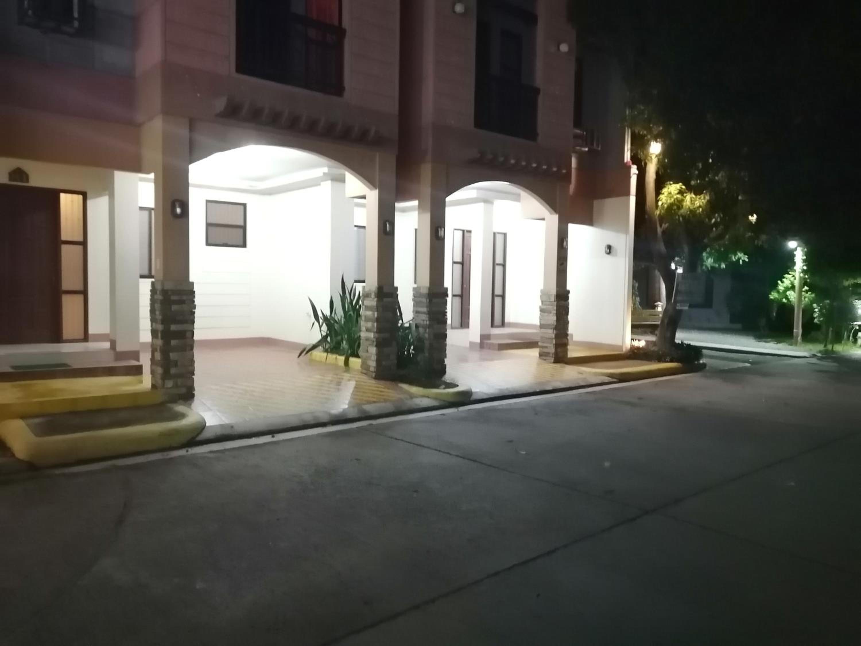 Manora Apartment